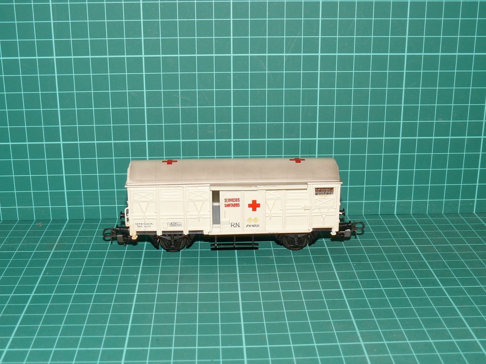 Electrotren H0 - Dvounápravový sanitní krytý vůz „Servicios Sanitarios“, RENFE – H0