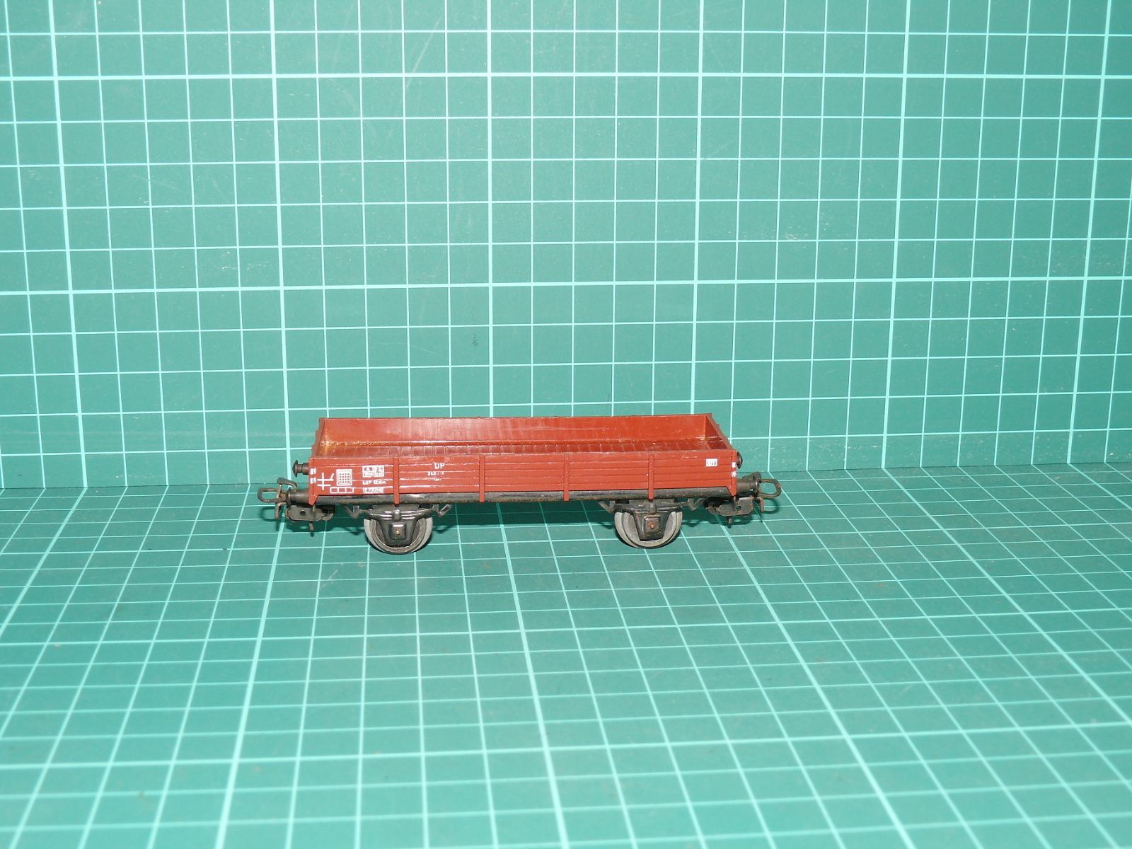 Märklin H0 - Dvounápravový nízkostěnný nákladní vůz (starší celokovové provedení) – H0