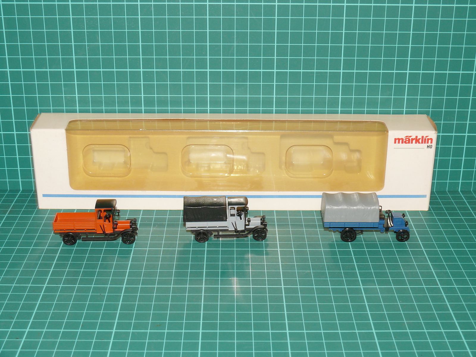 Märklin H0 - Sada 3 historických nákladních automobilů s originální krabičkou (art. 1899) – H0