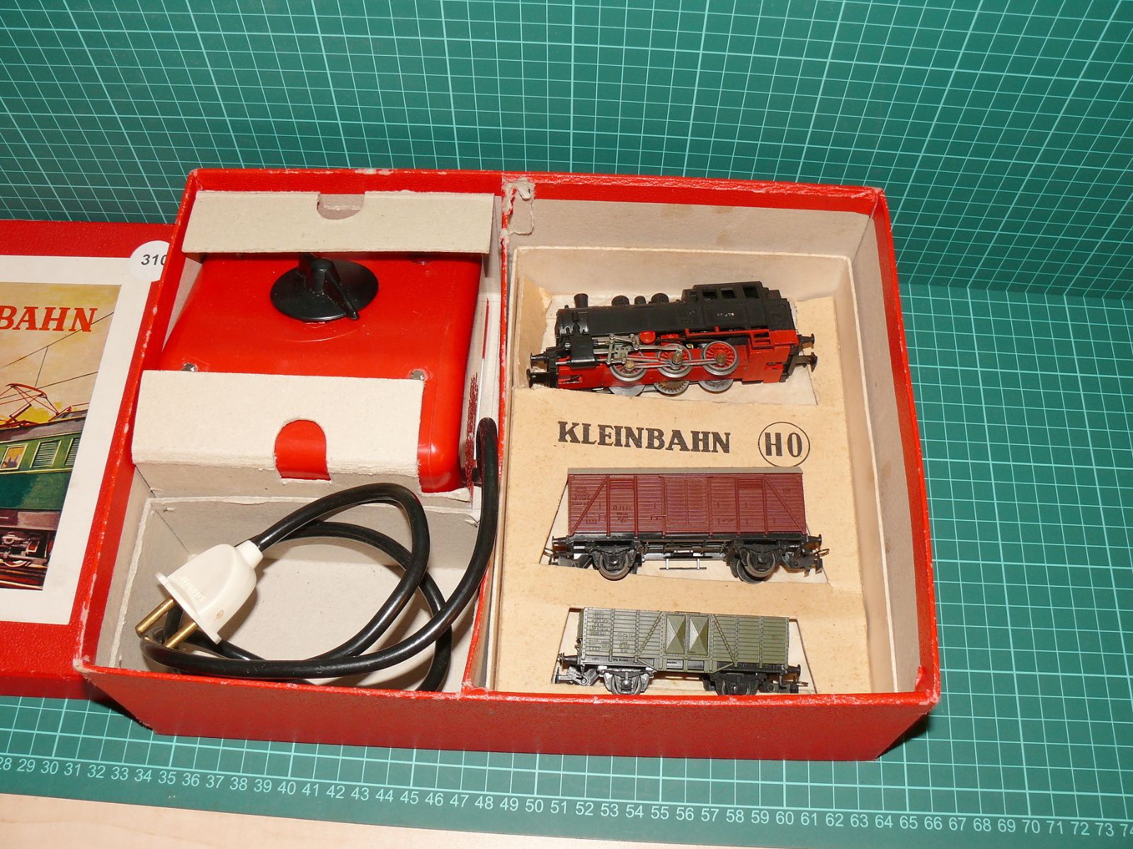 Kleinbahn H0 - Vintage start set: parní lokomotiva D214 / ÖBB, 2 nákladní vozy a regulátor (nemá CZ koncovku) – modelová železnica H0