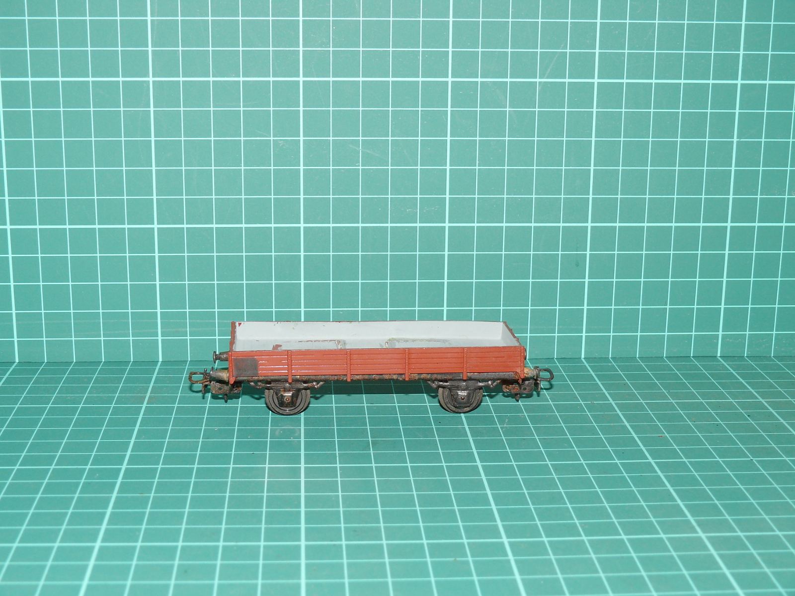 Märklin H0 - Dvounápravový nízkostěnný otevřený nákladní vůz (kovový podvozek) – H0