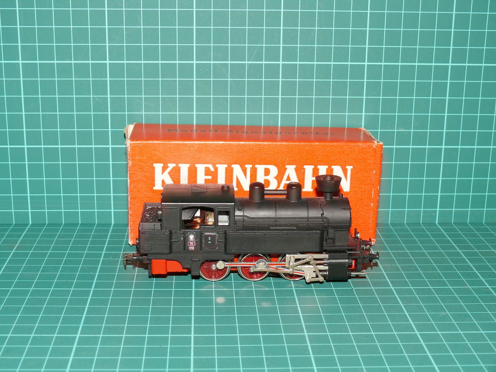 Kleinbahn H0 - Parní tendrová lokomotiva D214 / ÖBB s krabičkou – H0