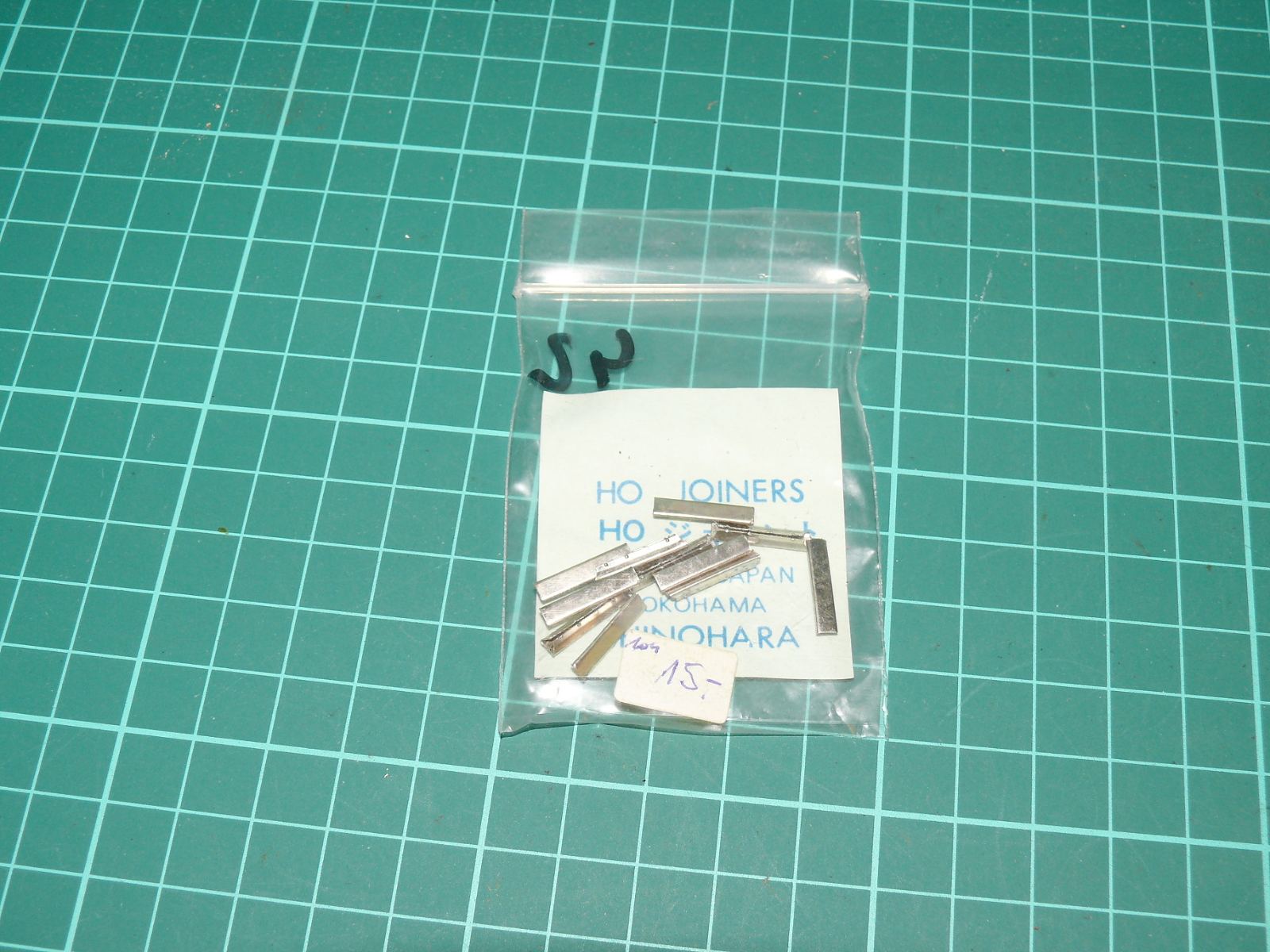 Shinohara H0 - Kovové kolejové spojky (Metal Rail Joiners / sada 8 ks) – H0