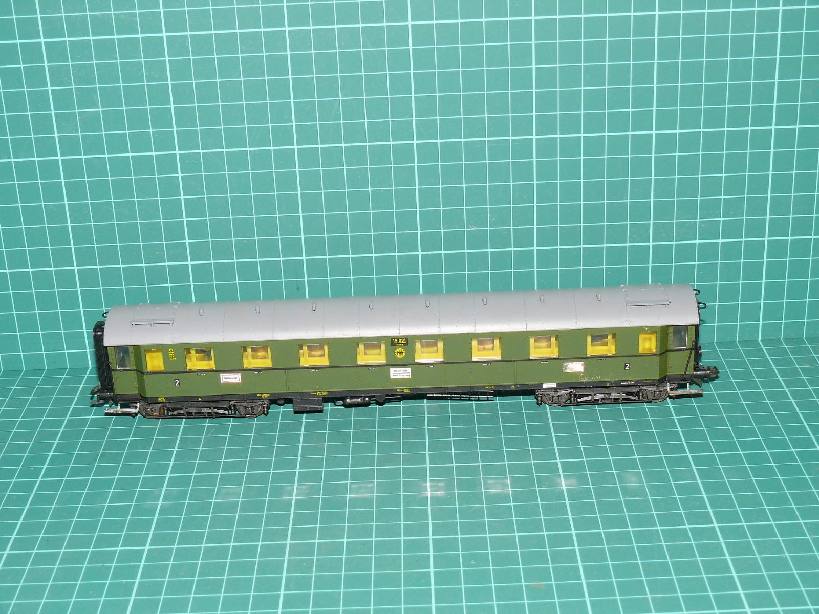 Liliput H0 - Čtyřnápravový rychlíkový vůz 2. třídy Schürzenwagen (15 021 ÖBB) – H0