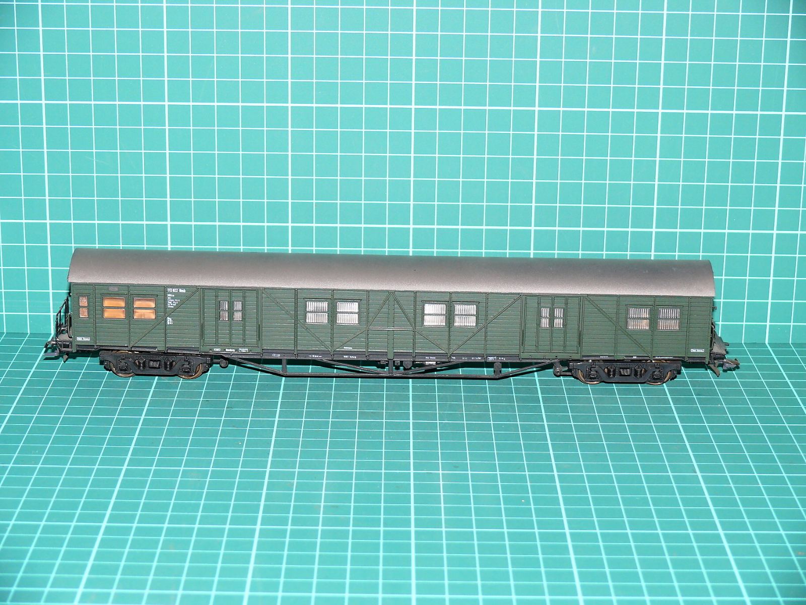 Roco H0 - Čtyřnápravový služební / spěšninový vůz Pw4ü (DRG / DB / ÖBB) zelený (1:87) – H0