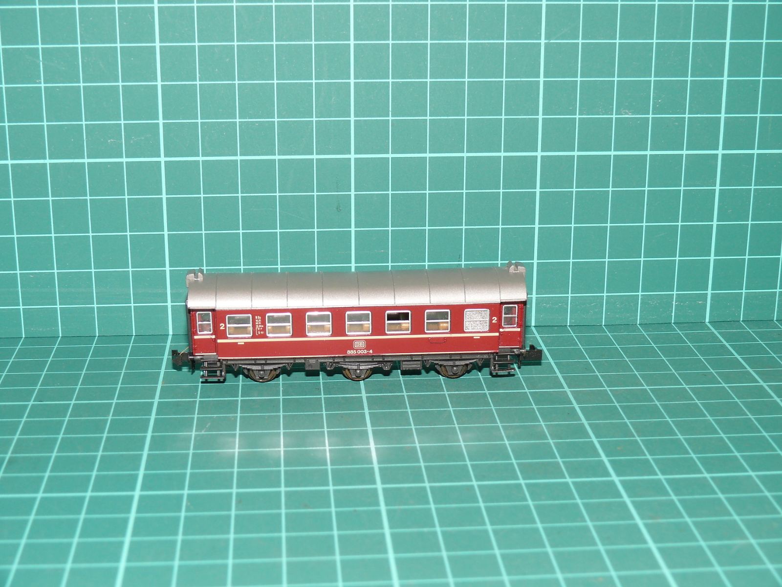 Minitrix N – Třínápravový osobní vůz 2. třídy řady B3yg (Umbauwagen), DB – N