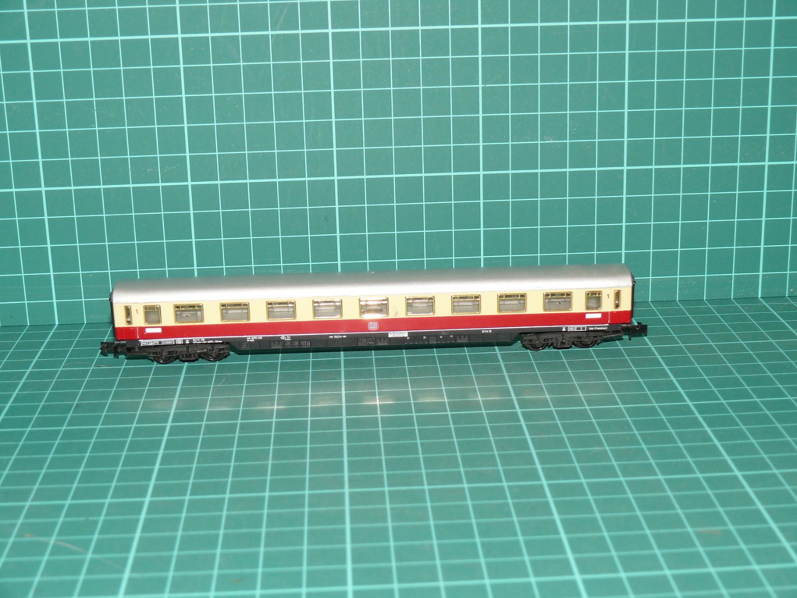 Arnold Rapido N – Rychlíkový osobní vůz 1. třídy řady Avmz 111 TEE / IC, DB – N