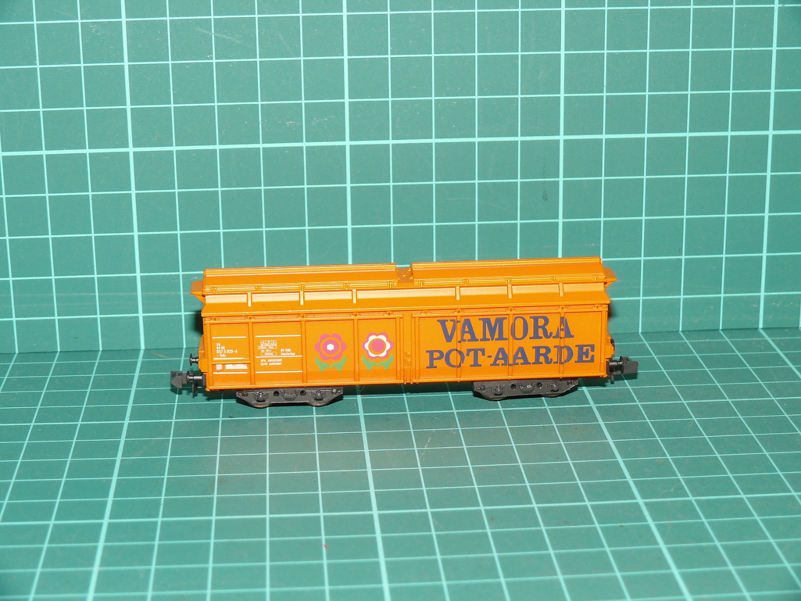 Roco N – Čtyřnápravový výsypný vůz na kompost / zeminu „VAMORA POT-AARDE“, NS – N