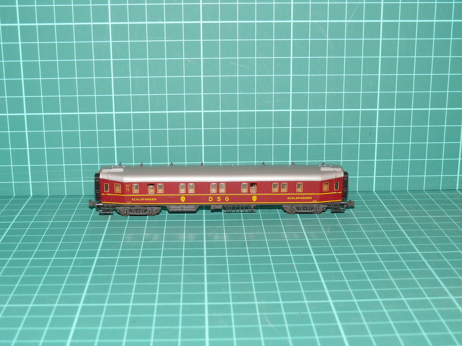 Roco N – Čtyřnápravový lůžkový vůz WLABüm 174 „DSG / SCHLAFWAGEN“, DB – N