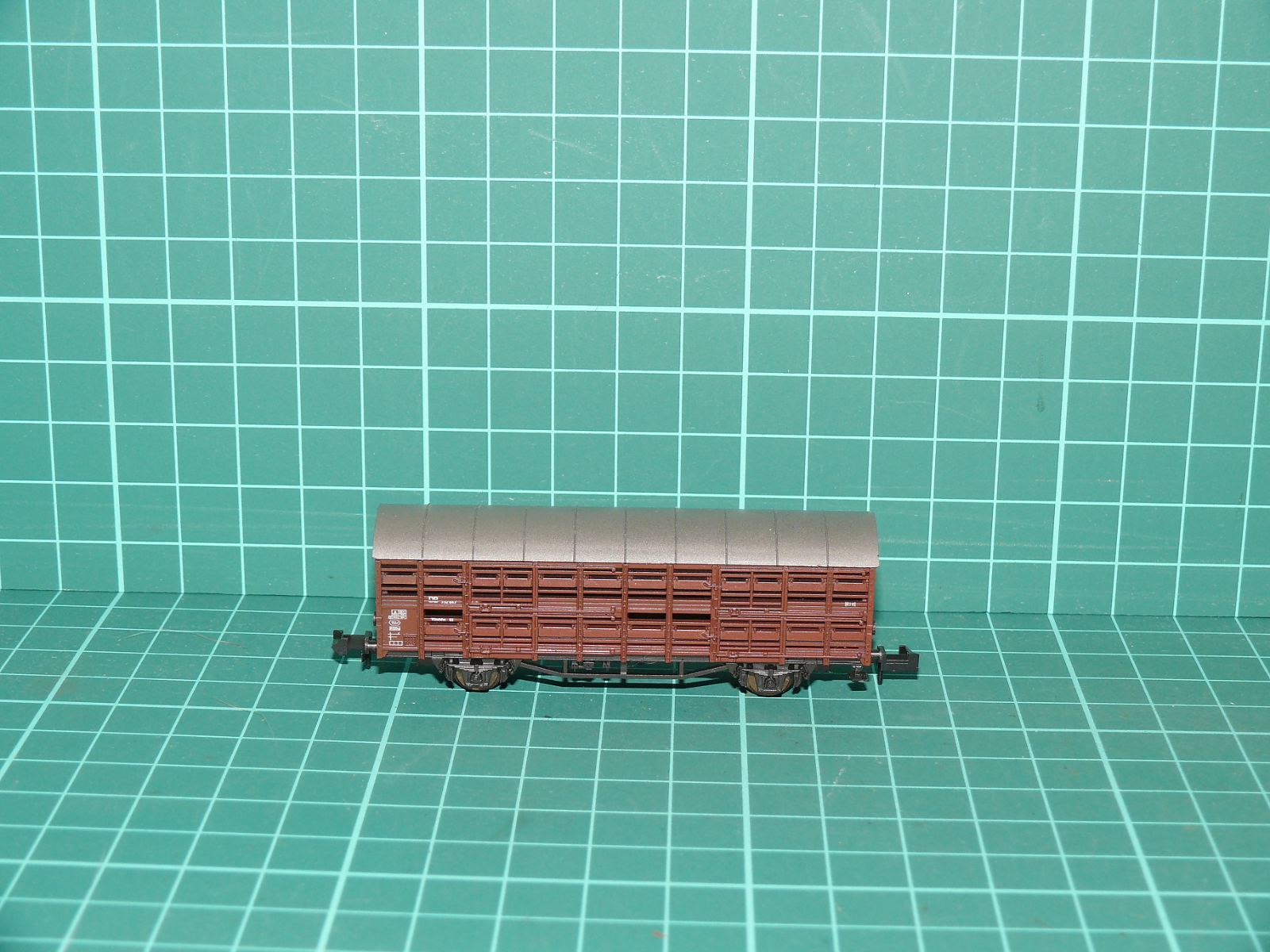 Roco N – Dvounápravový vůz na přepravu dobytka V 23, DB – N