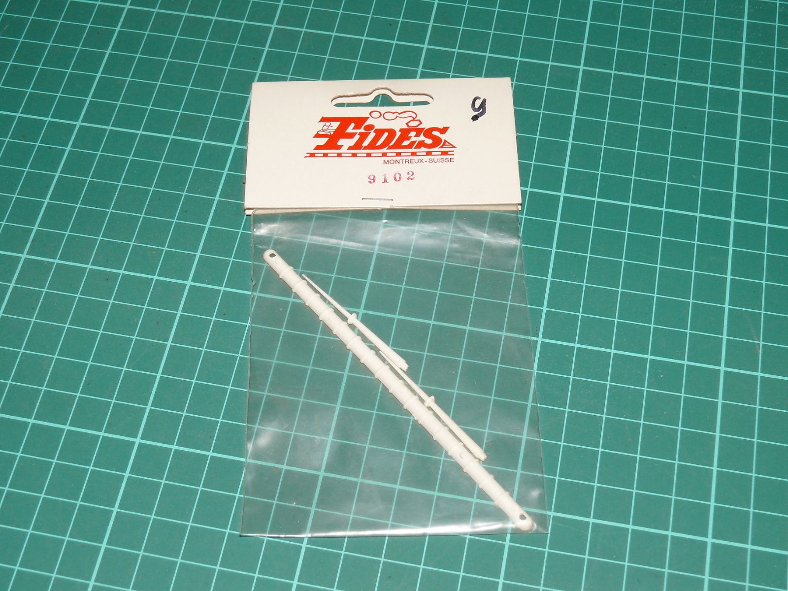 Fides H0 – Stavební díl schodiště / schodišťové bočnice a zábradlí, originální balení – H0