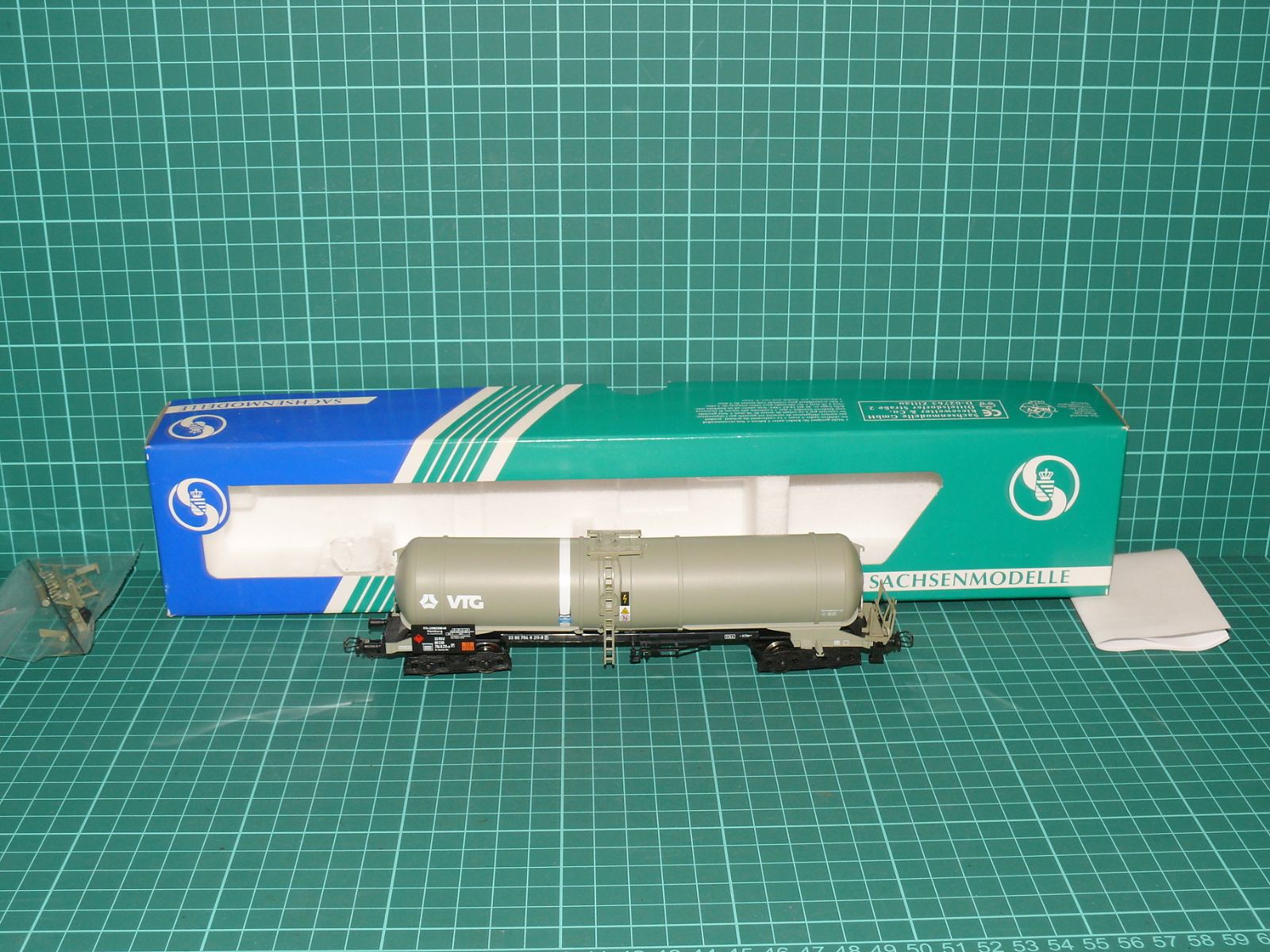 Sachsenmodelle H0 76404 – Čtyrnápravový cisternový vůz Zagkks VTG (DB AG), OVP – H0