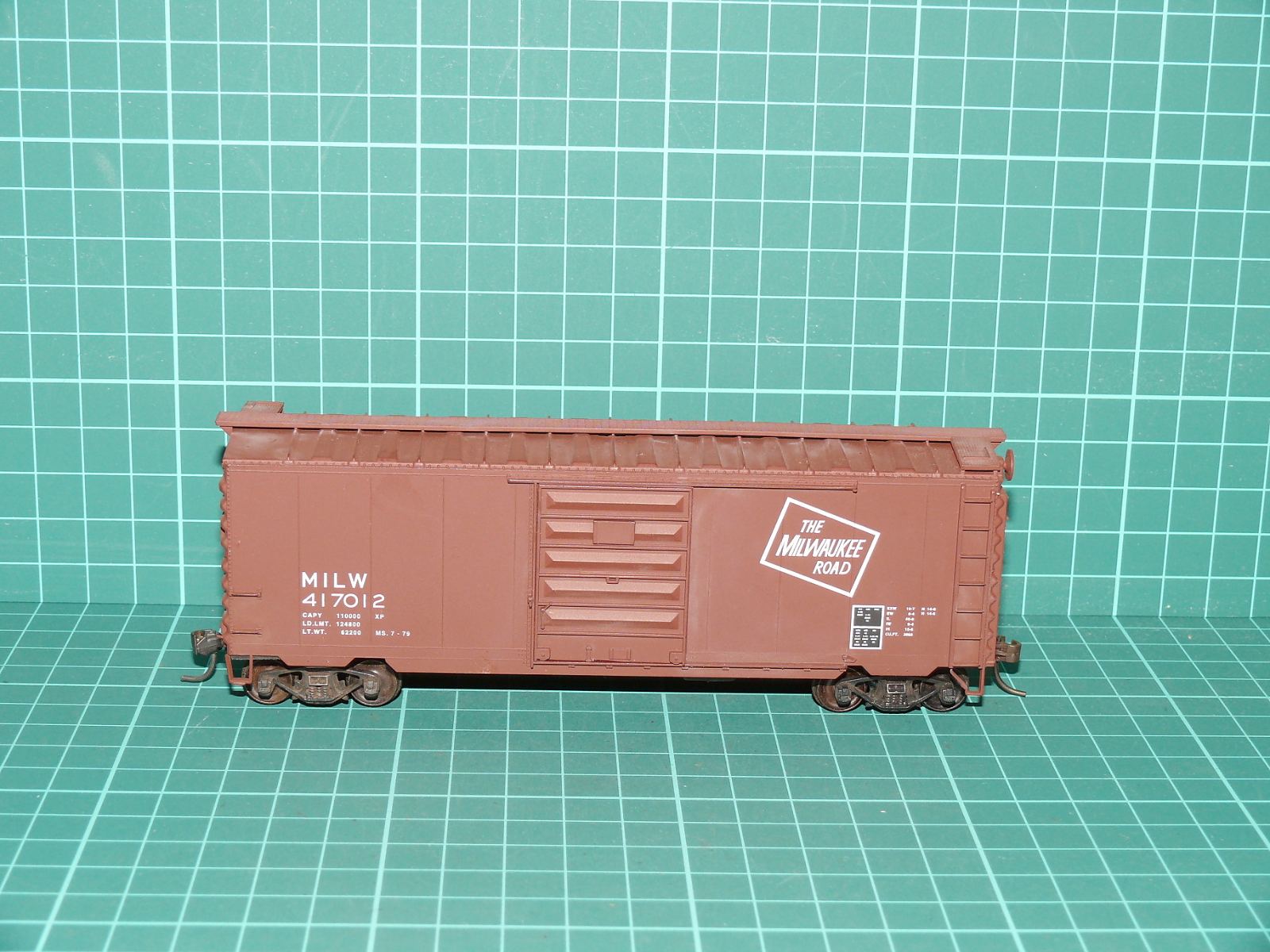 Model Power H0 - Čtyrnápravový krytý nákladní vůz 40' Boxcar [MILW 417012], The Milwaukee Road – H0