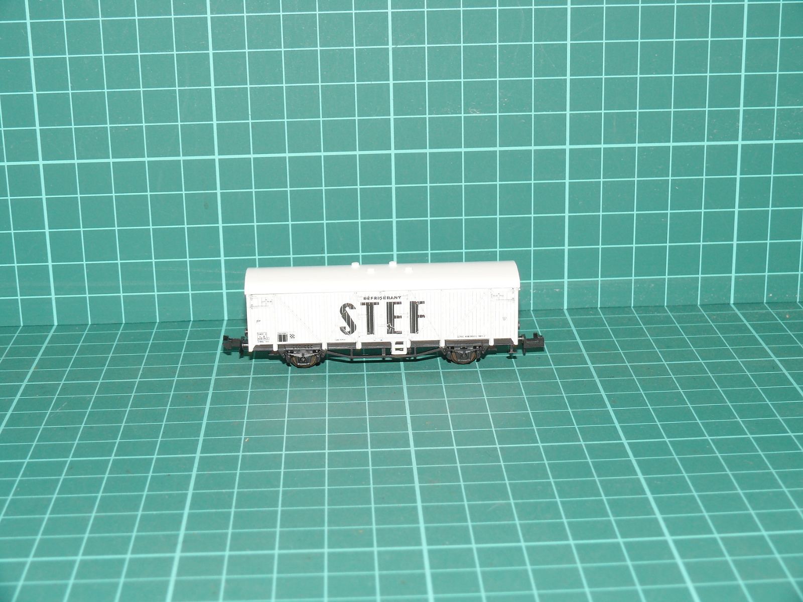 Roco N - Dvounápravový chladicí vůz "STEF Refrigerant", SNCF, ep. IV – N