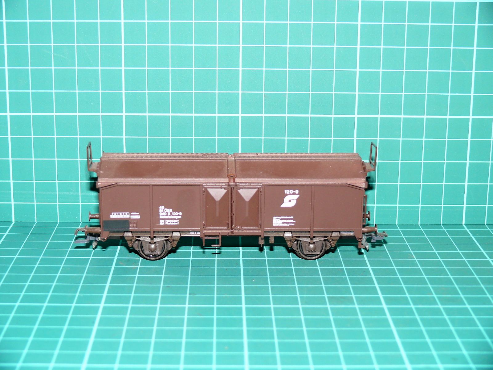 Roco H0 - Dvounápravový služební / materiálový vůz s posuvnou střechou Tms (ÖBB) hnědý (1:87) – H0