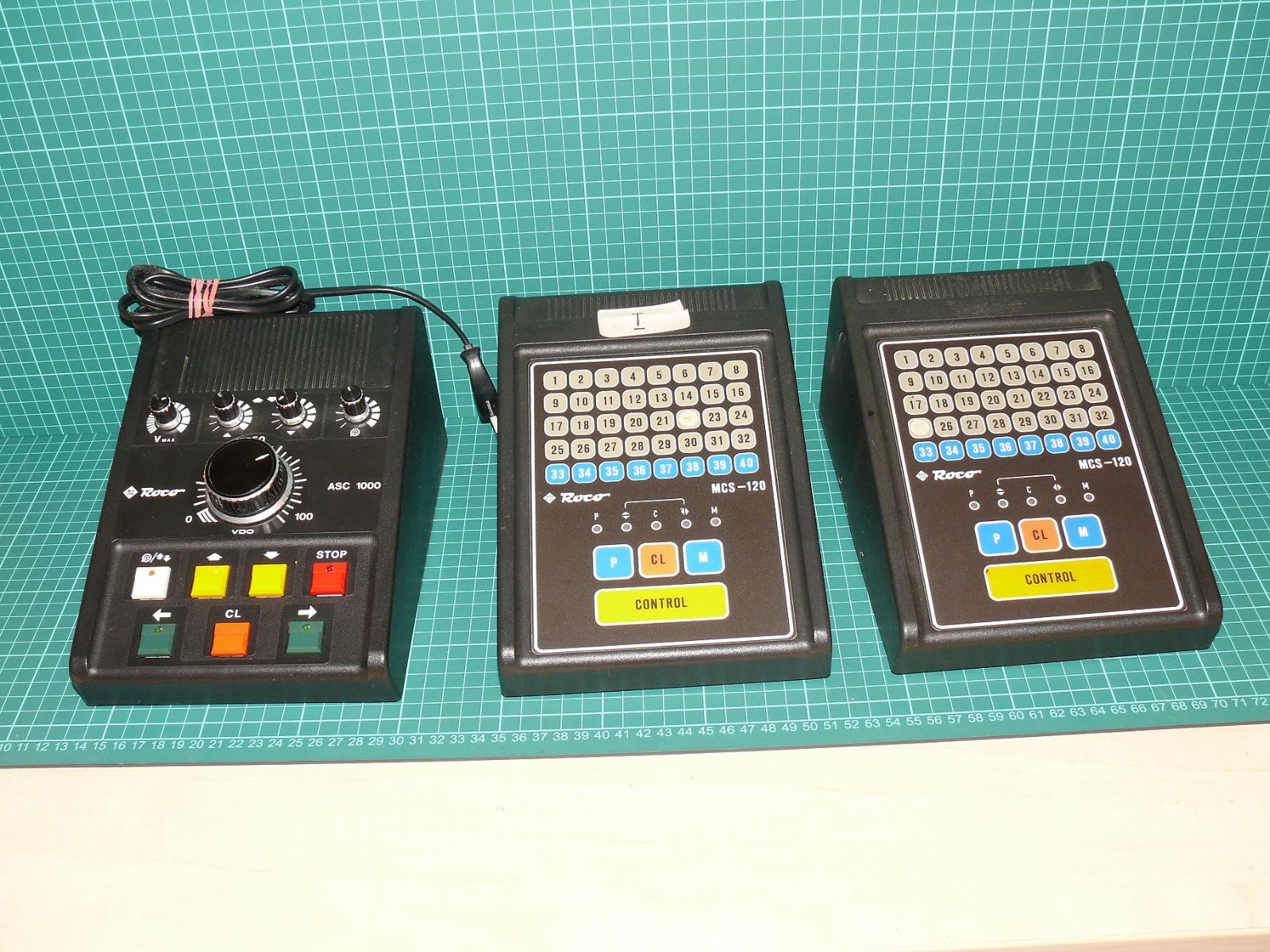 Roco VDO ASC 1000 + 2× MCS-120 - Sada ovládacích pultů pro kolejiště (3 ks) – Napájení
