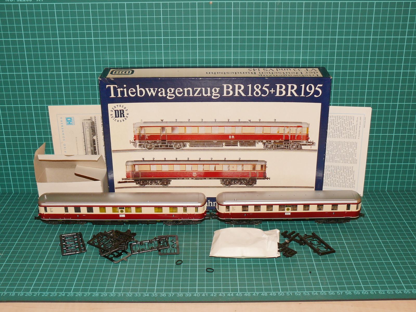 Piko 5/0732/011 H0 - Motorová jednotka VT 137 + VS 145 (BR 185 + BR 195) DR, OVP – H0