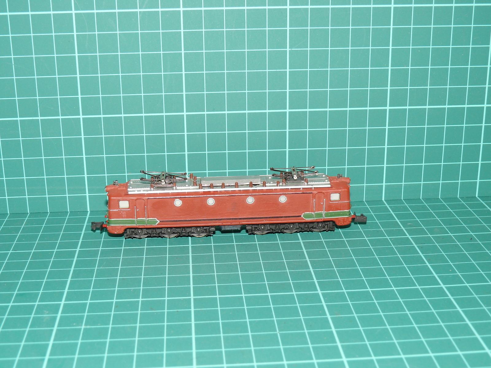 Roco N 23238 - Elektrická lokomotiva řady 1110 / 1010 ÖBB, hnědočervená (úprava laku / na dostavbu) – N
