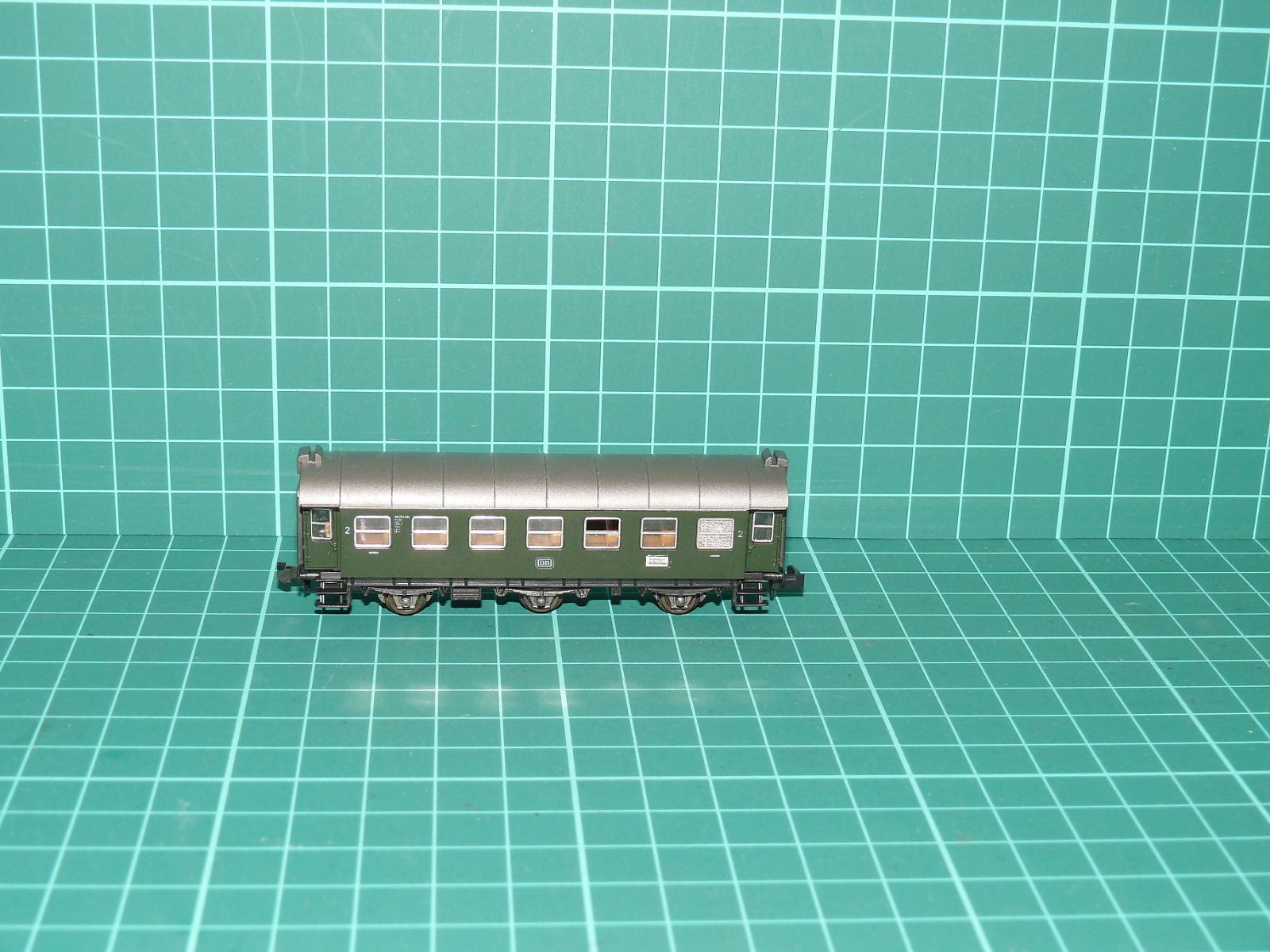Roco N - Třínápravový osobní vůz 2. třídy řady B3yg "Umbauwagen" DB, ep. IV – N