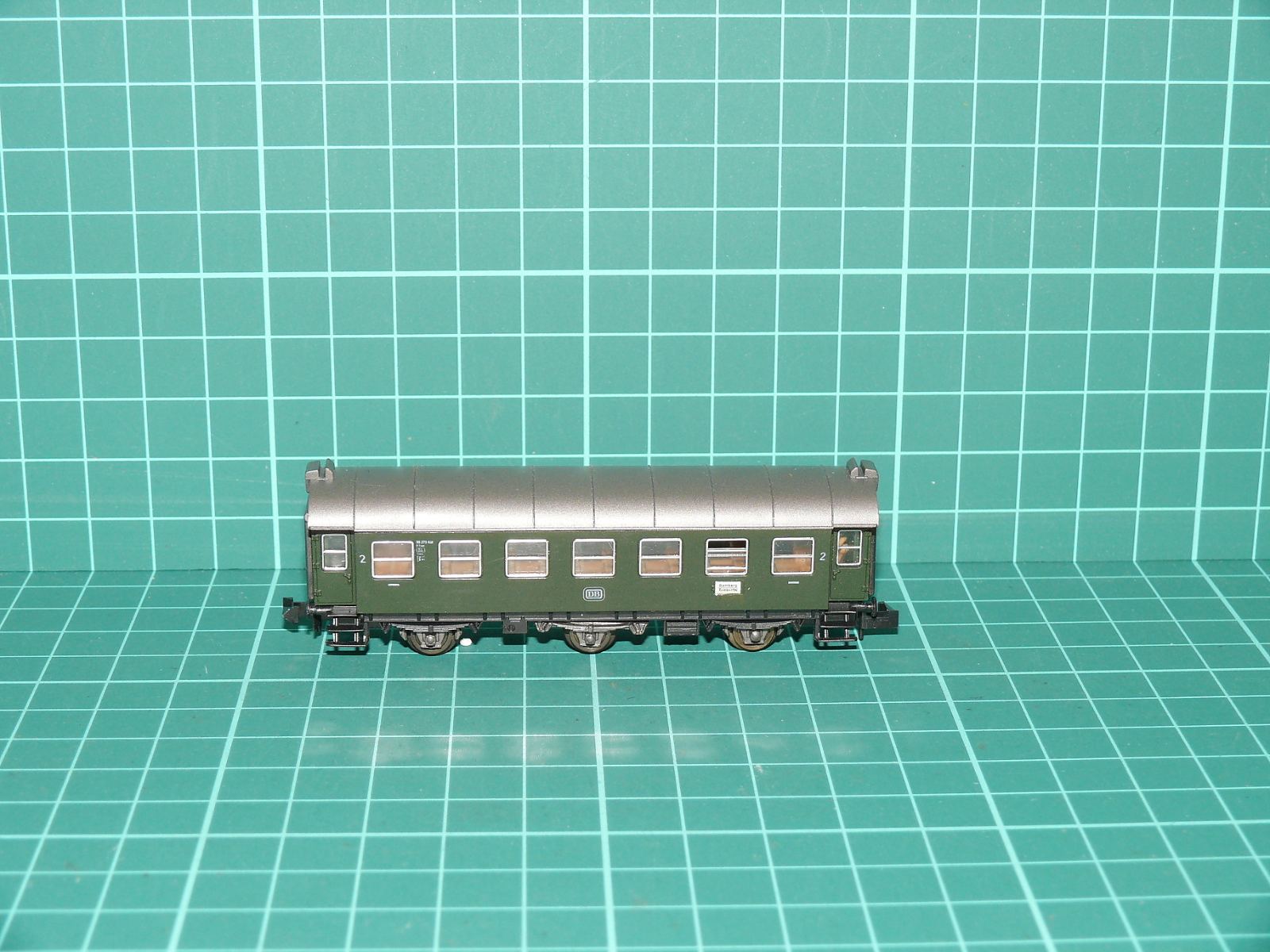 Roco N 24200 (02254 A) - Třínápravový osobní vůz 2. třídy řady B3yg (Umbauwagen) DB, ep. IV – N