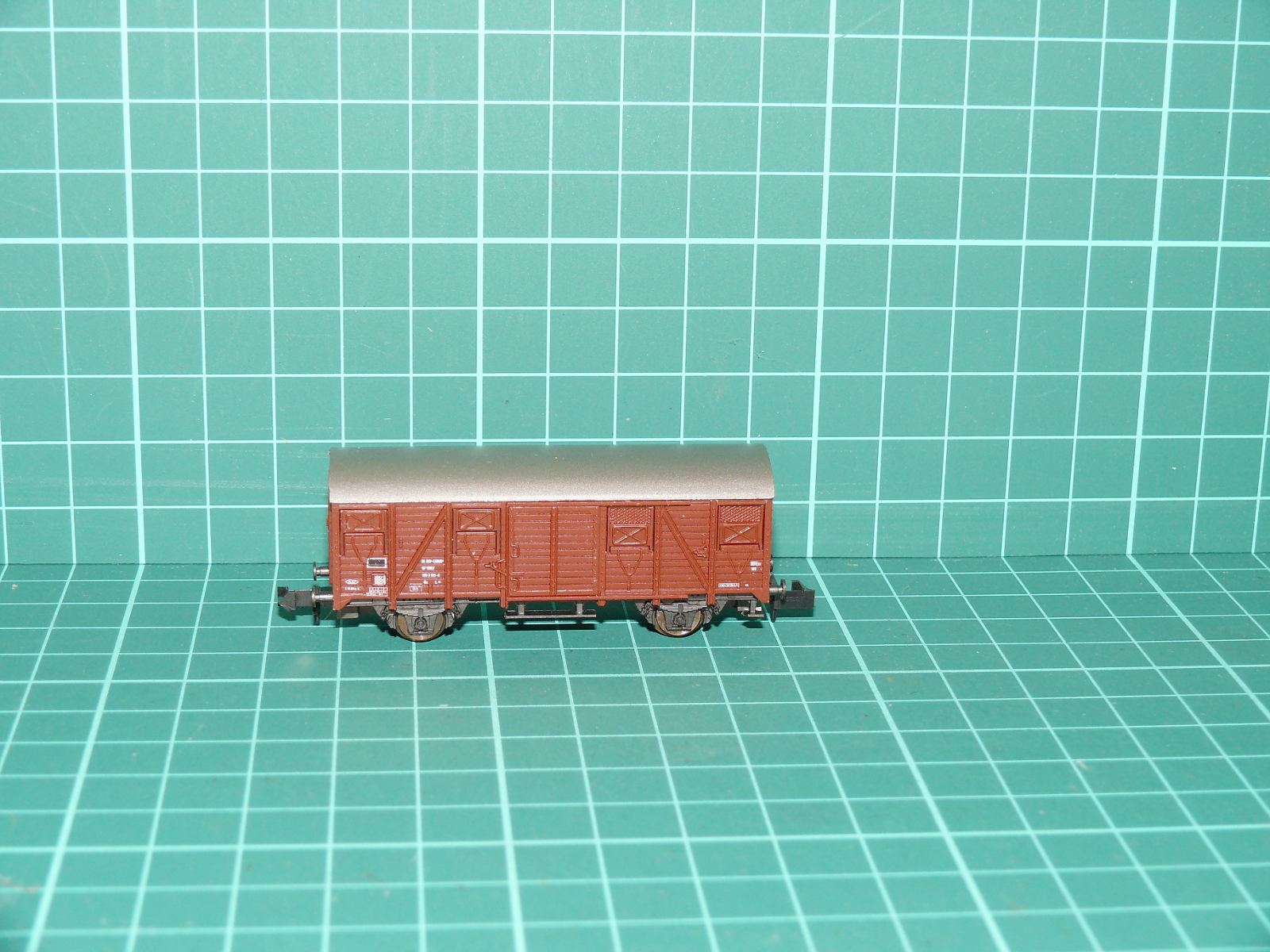 Roco N 25000 (02320 S) - Dvounápravový krytý nákladní vůz řady Gms 30 „Oppeln“ DB, ep. III/IV – N