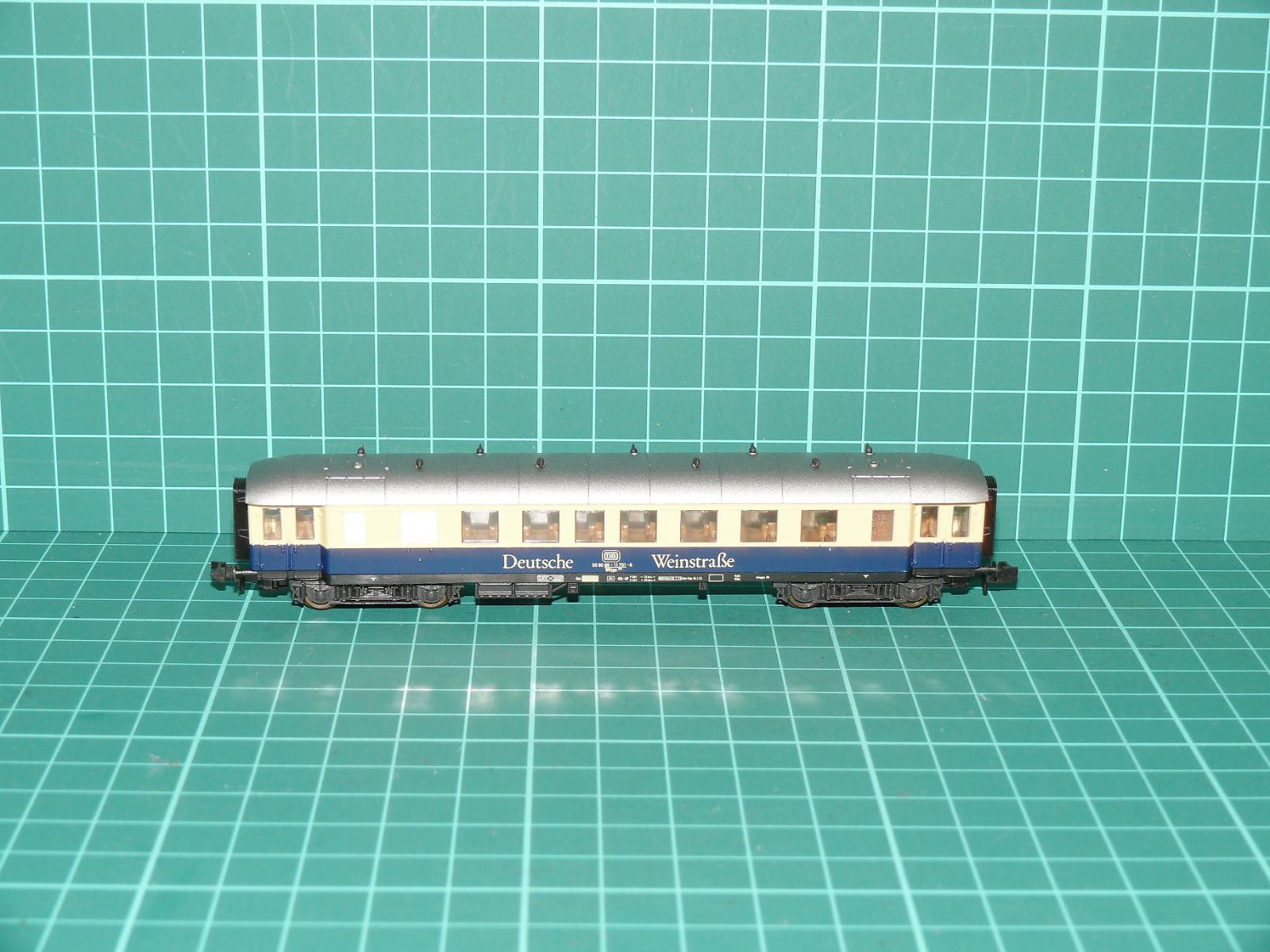 Roco N 24204 (02253 S) - Čtyřnápravový vyhlídkový/společenský vůz „Deutsche Weinstraße“ DB, ep. IV[cite: 66, 69, 70] – N