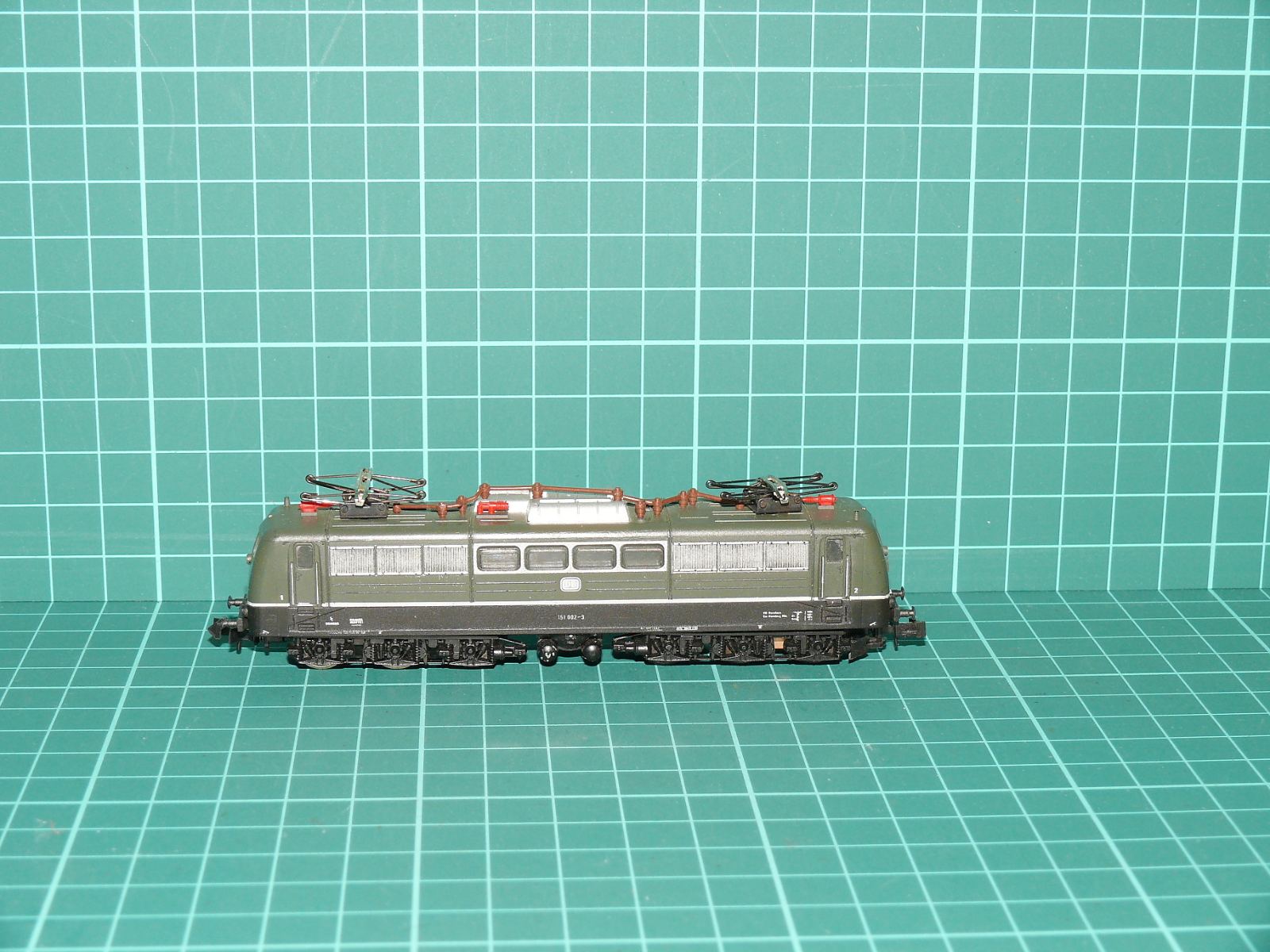 Minitrix N 12948 (2948) - Šestinápravová elektrická lokomotiva řady 151 DB (Dummy - bez motoru), ep. IV – N