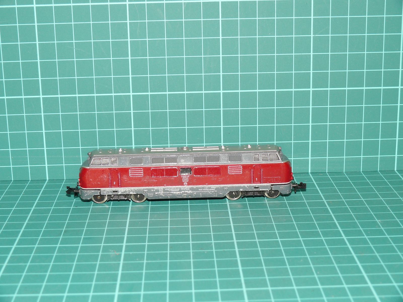 Minitrix N 12952 (2952) - Dieselektrická/motorová lokomotiva řady V 160 DB (Dummy - bez motoru), ep. III – N