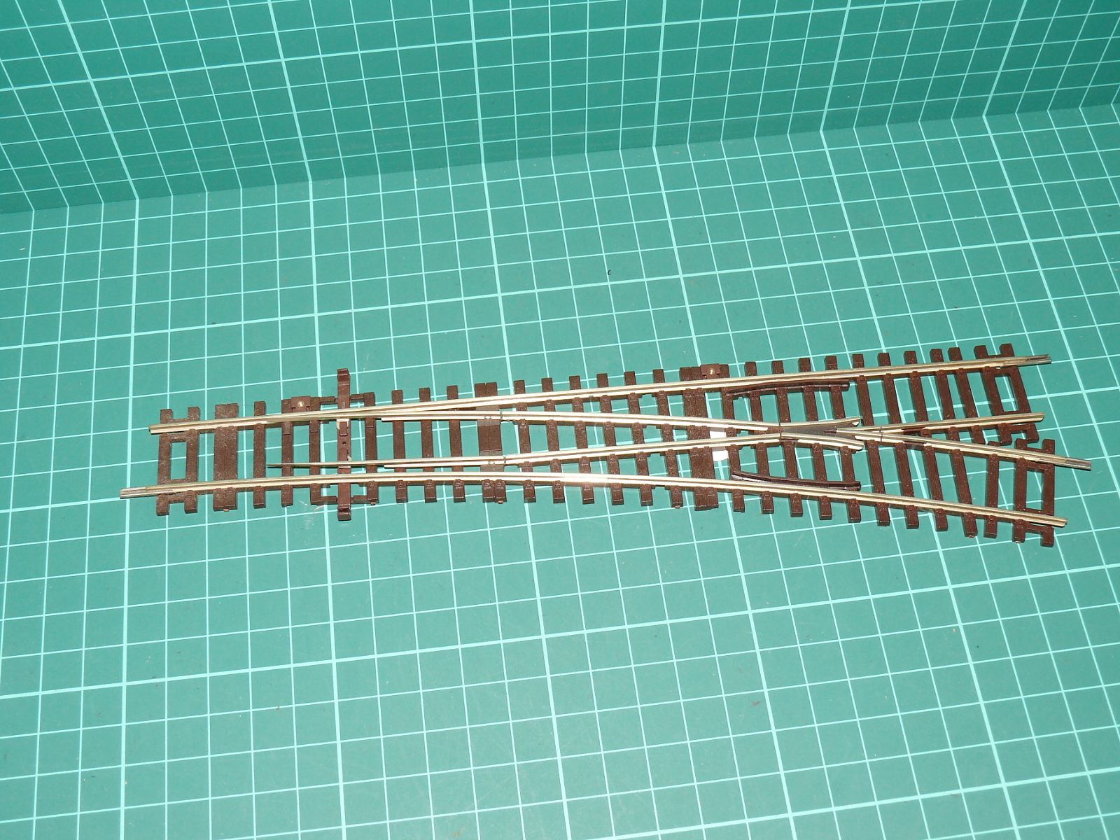Roco LINE H0 42441 - Pravá modelová výhybka 15° (Wr15) bez podloží (Code 83, 2,1 mm) – H0