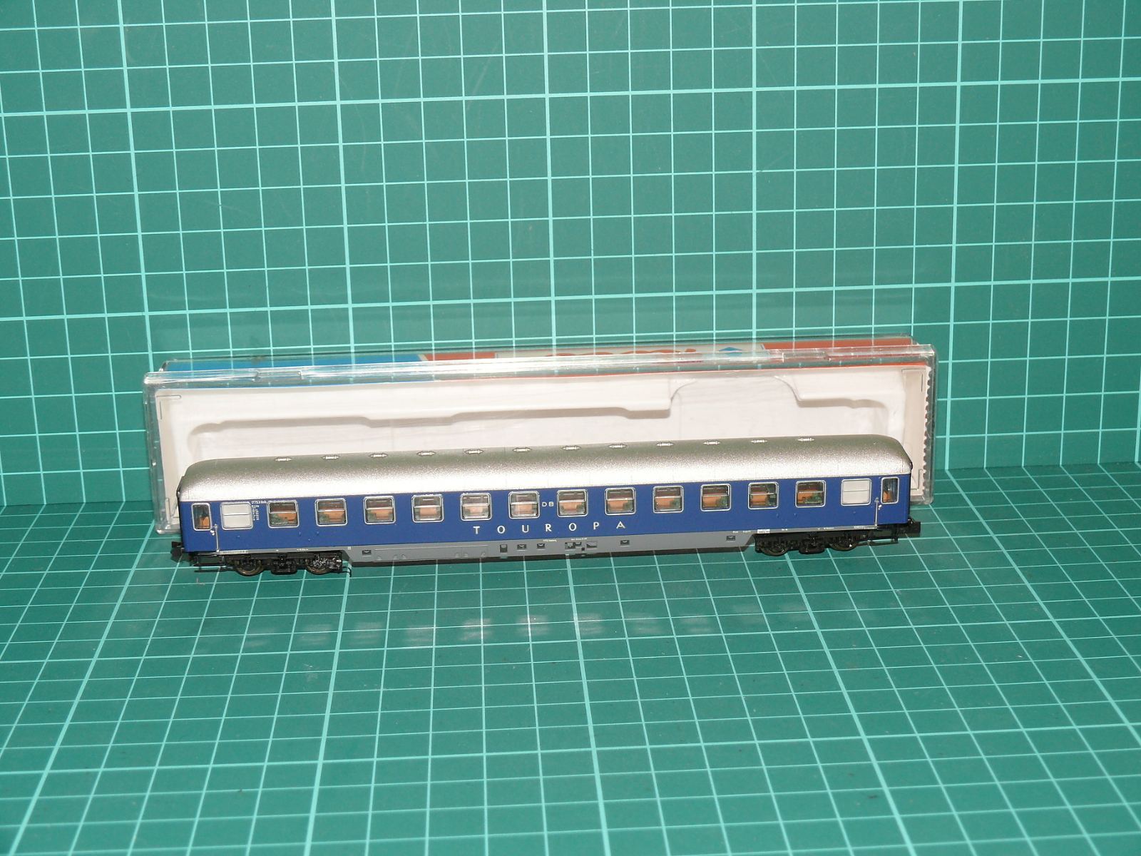 Roco N 24310 - Čtyřnápravový lehátkový vůz Bc4üm "TOUROPA" (DB), Ep. III – N