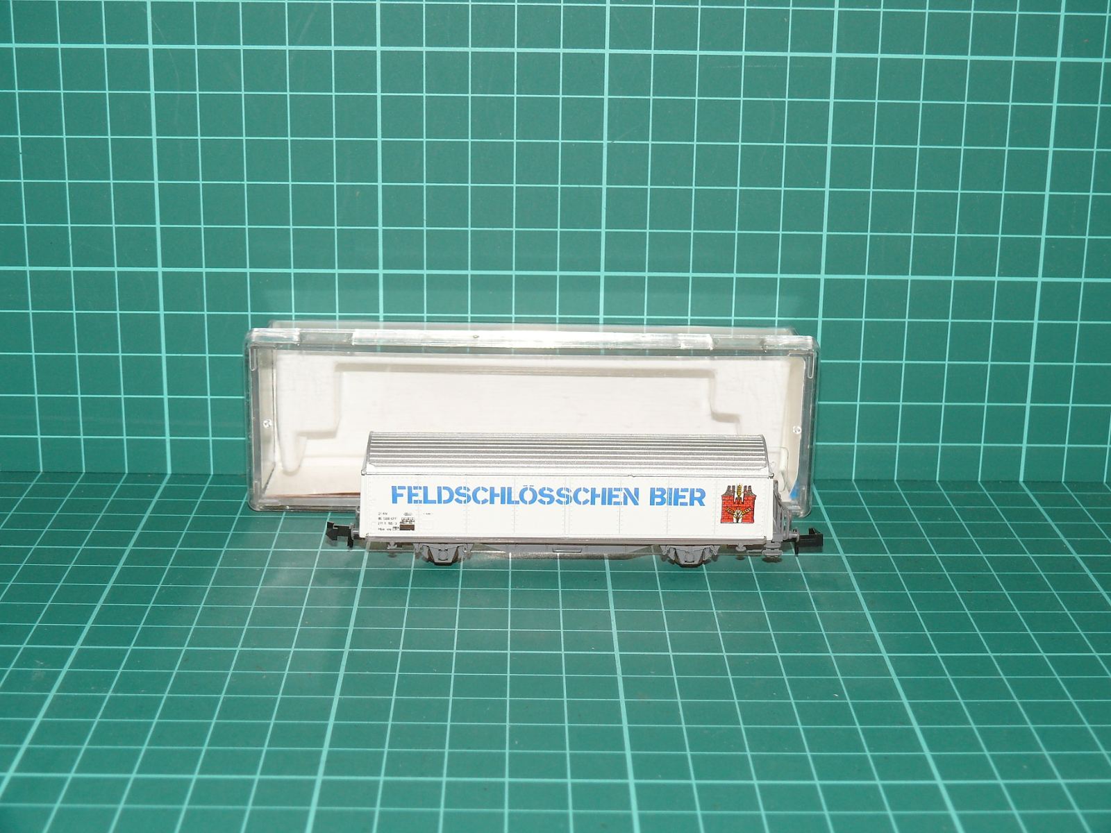 Roco N 25064 (02264A) - Dvounápravový chladicí pivní vůz "FELDSCHLÖSSCHEN BIER" (SBB-CFF), Ep. IV – N