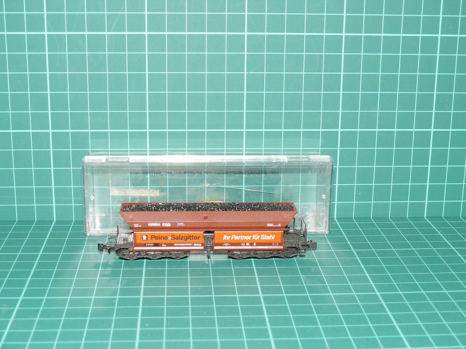 Roco N 25301 Šestinápravový samovýsypný vůz na rudu Fad 167 Peine+Salzgitter DB, ep. IV – N