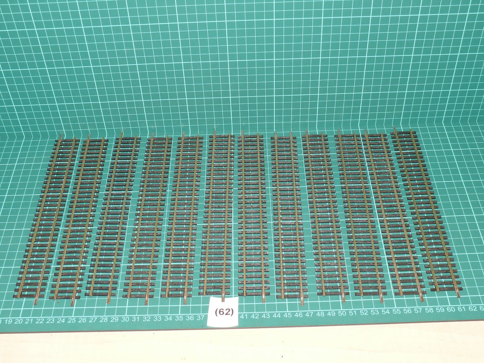Sada přímých kolejí velikosti H0 cca 105 mm (12 ks) – H0