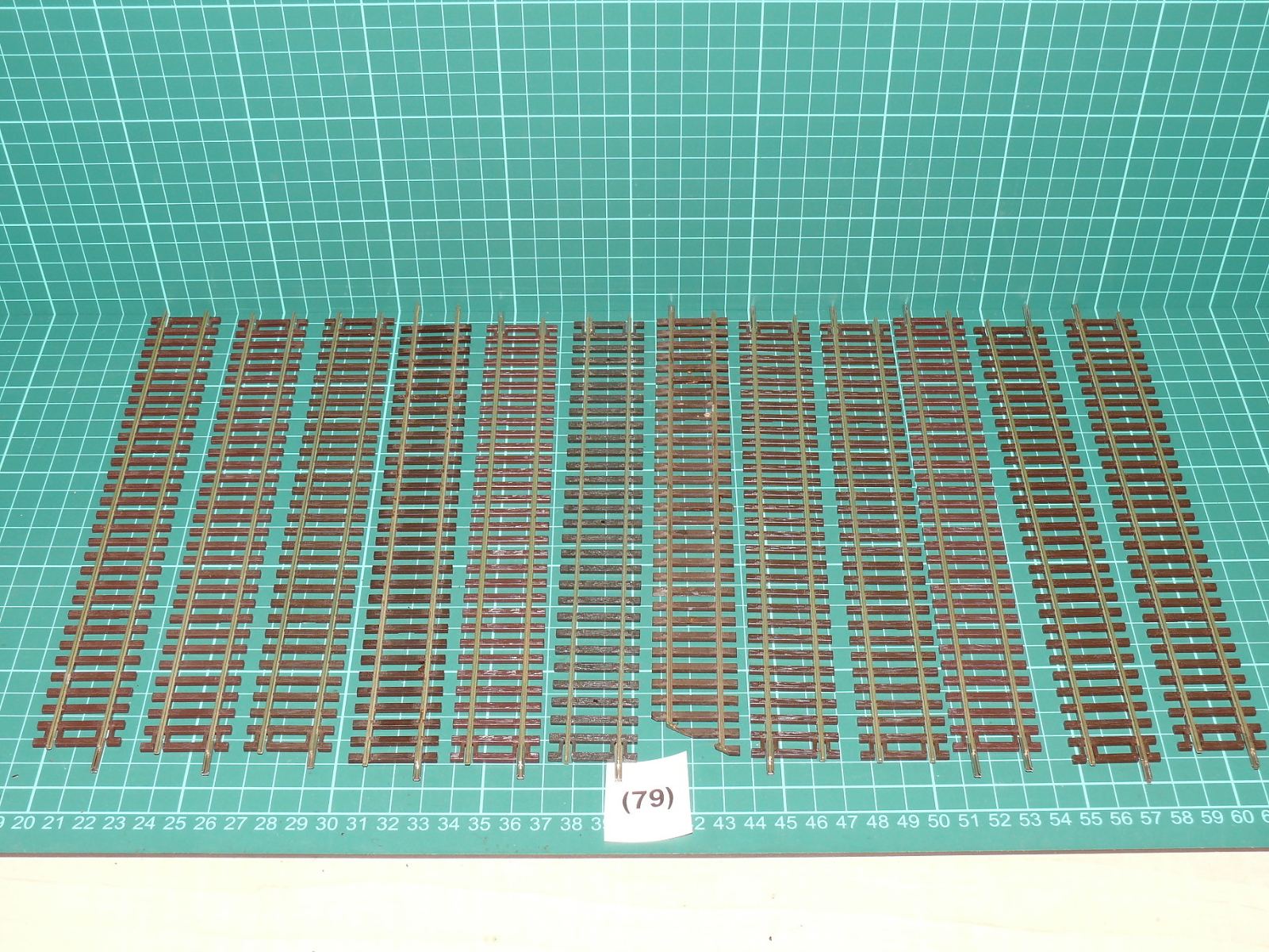 Sada přímých kolejí velikosti H0 cca 200 mm (12 ks) – H0