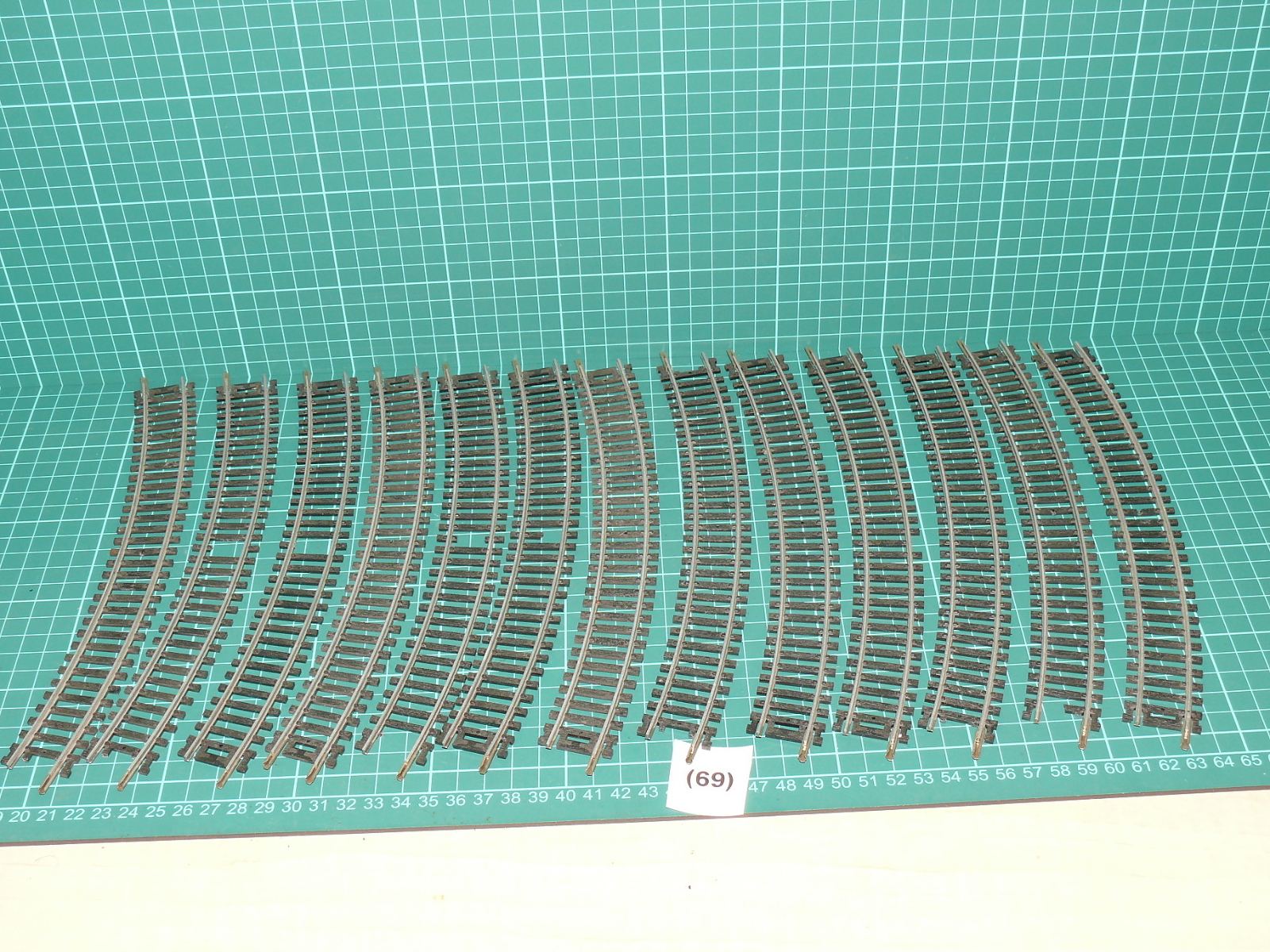 Sada obloukových kolejí velikosti H0 cca 230 mm (13 ks) – H0