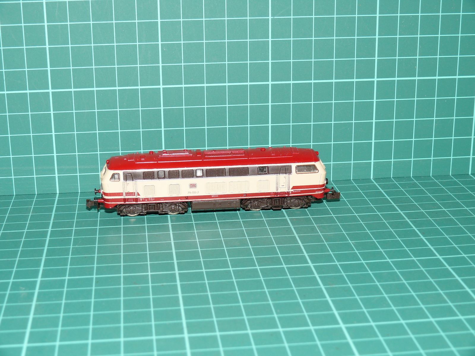 Roco N 02159A Motorová lokomotiva řady 215 DB TEE, ep. IV – N