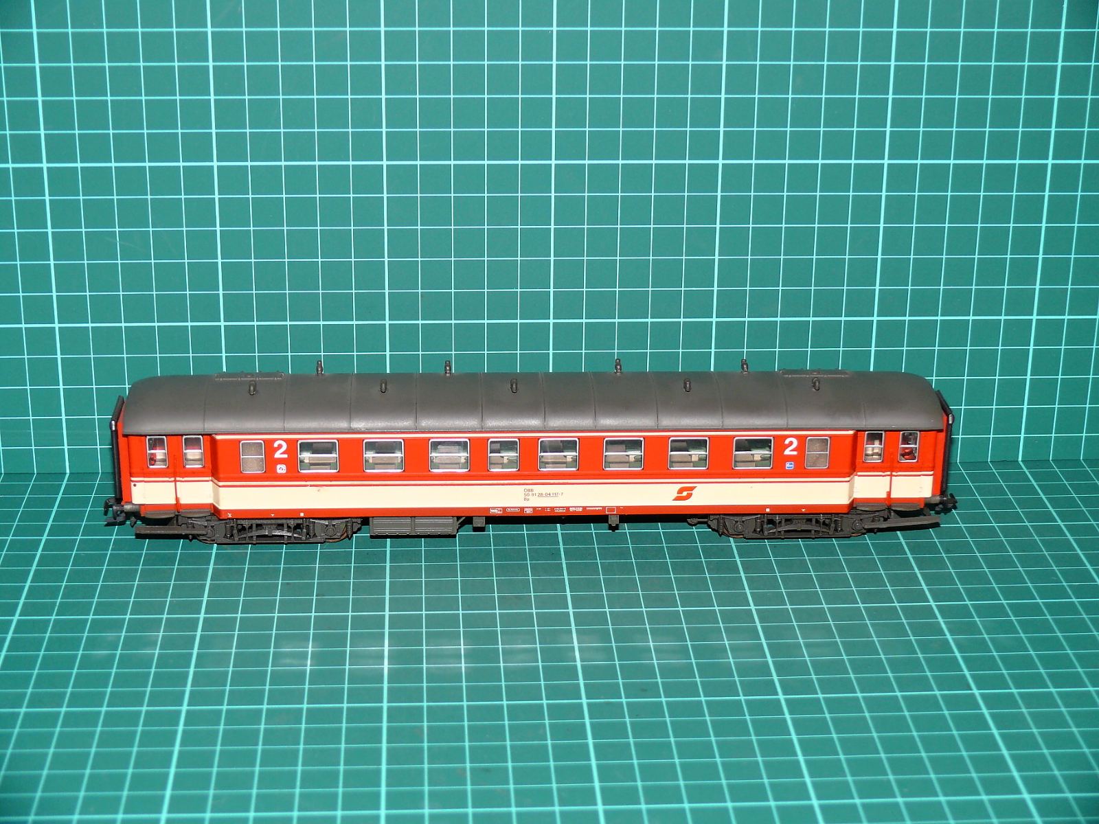 Roco H0 - Čtyřnápravový osobní vůz 2. třídy řady Bmpz „Schlieren“ (ÖBB) Jaffa lak (1:87) – H0