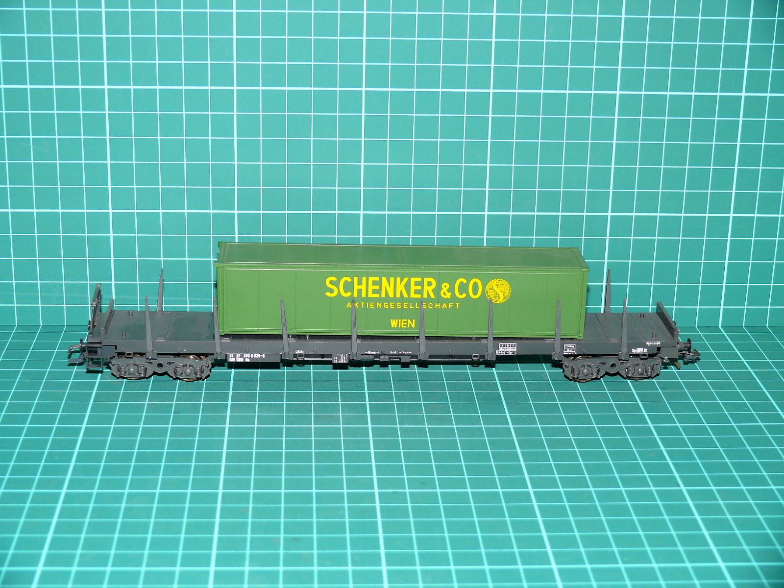 Kleinbahn H0 - Čtyřnápravový plošinový klanicový vůz Sp (ÖBB) s kontejnerem SCHENKER & CO (1:87) – H0