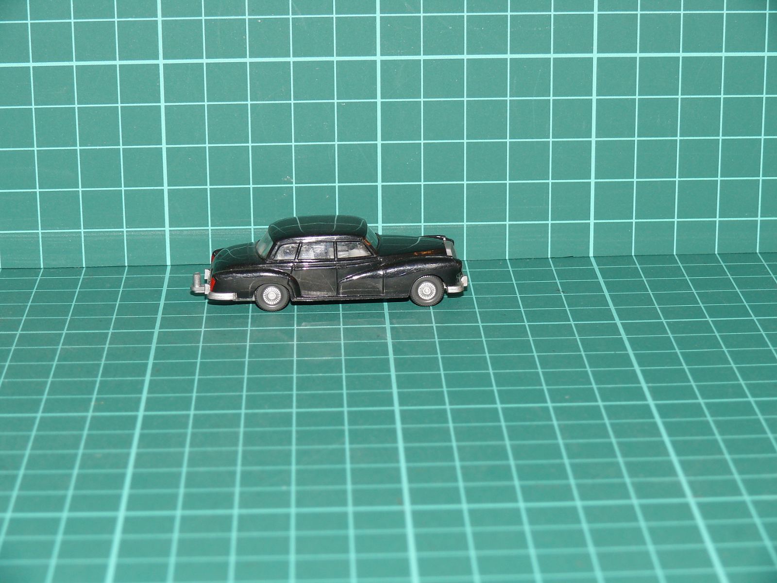 Wiking H0 - Osobní automobil Mercedes-Benz 300 (W186) "Adenauer", černá barva – H0