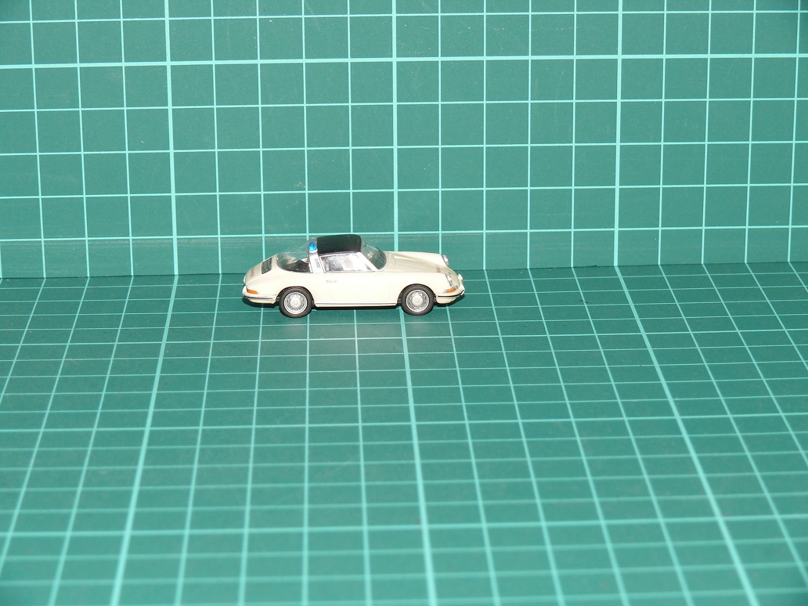 Herpa H0 - Osobní automobil Porsche 911 Targa "Rijkspolitie" (dálniční policie Nizozemsko) – H0