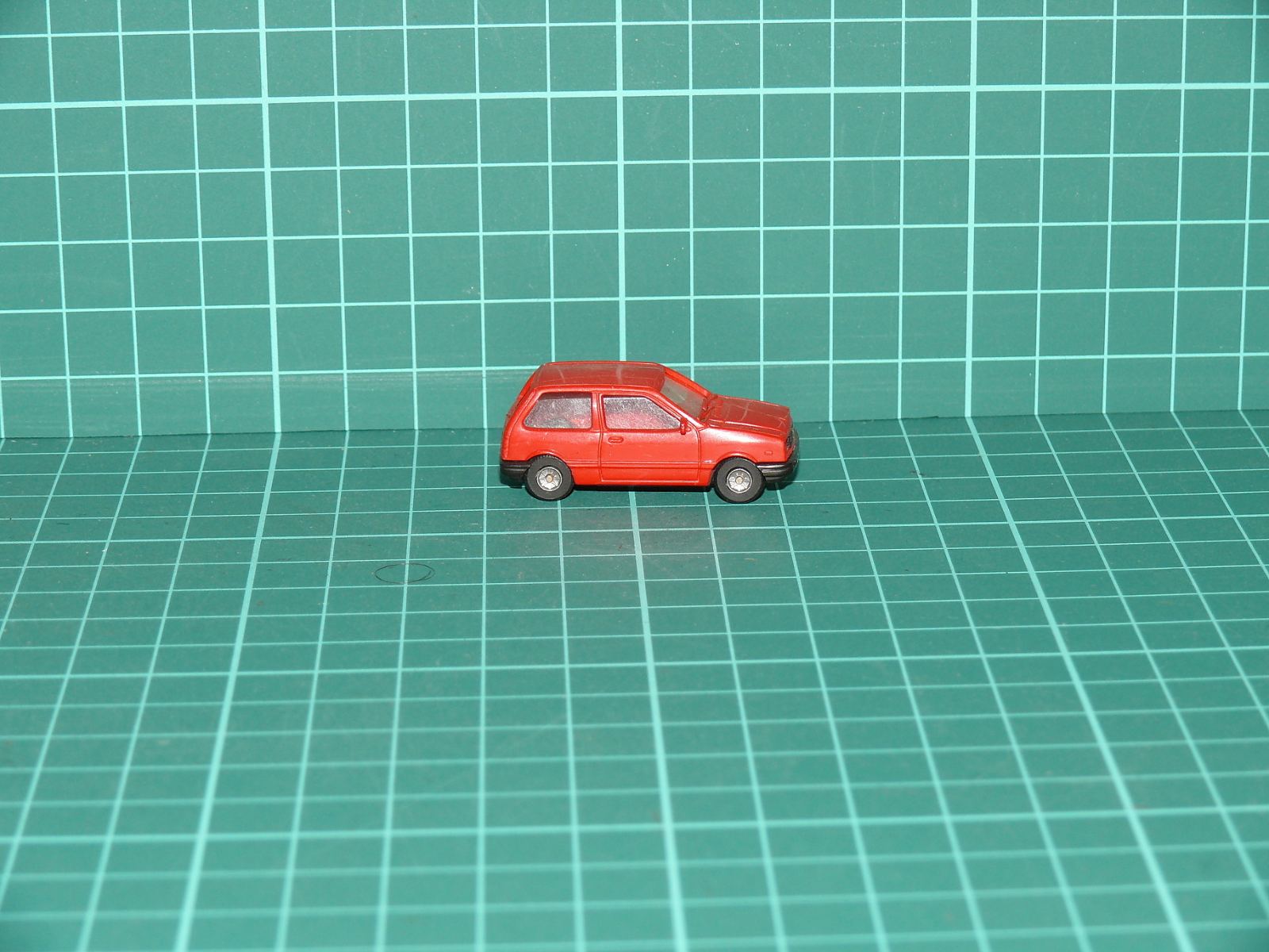 Herpa H0 - Osobní automobil Seat Ibiza I (021A) třídveřový, červený – H0
