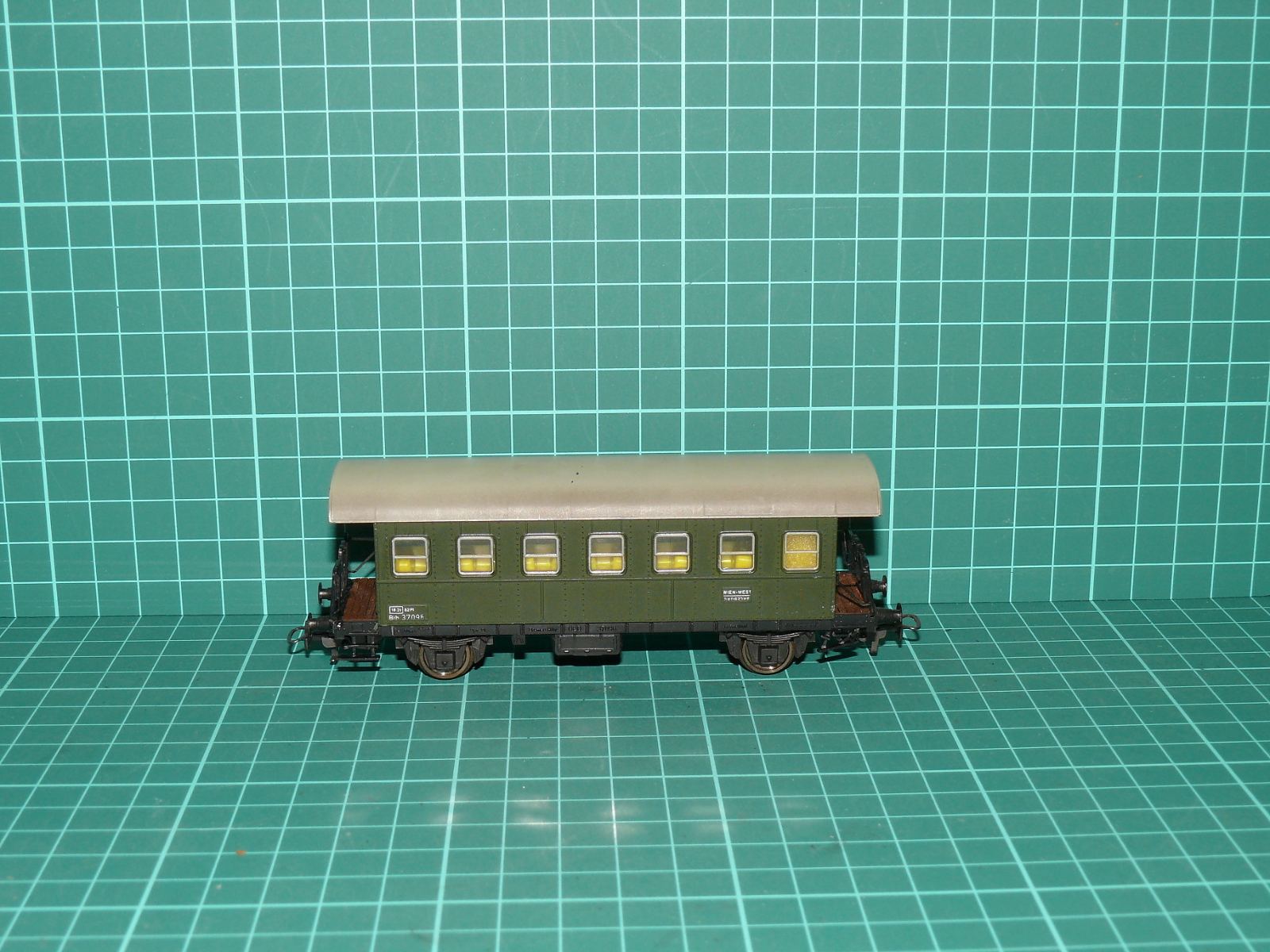 Kleinbahn H0 - Dvounápravový osobní vůz 3. třídy s otevřenými plošinami Ci DB, epocha III (370) – H0