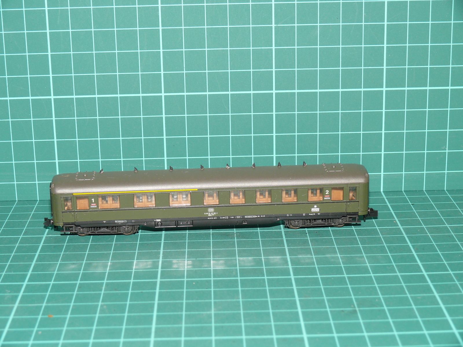 Roco N - Rychlíkový kombinovaný osobní vůz 1./2. třídy ABüm 223 DB, zelený, epocha IV (24253 / 02253A) – N