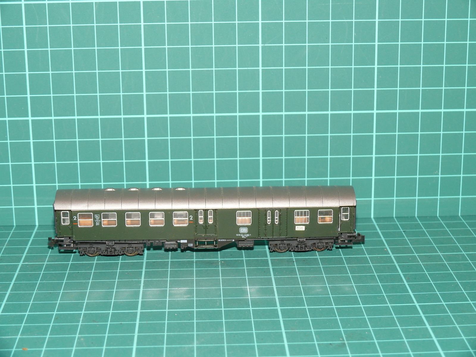 Roco N - Příměstský / osobní vůz 2. třídy se zavazadlovým oddílem BDnf 738 "Silberling" v zeleném provedení DB, epocha IV (24254 / 02254A) – N