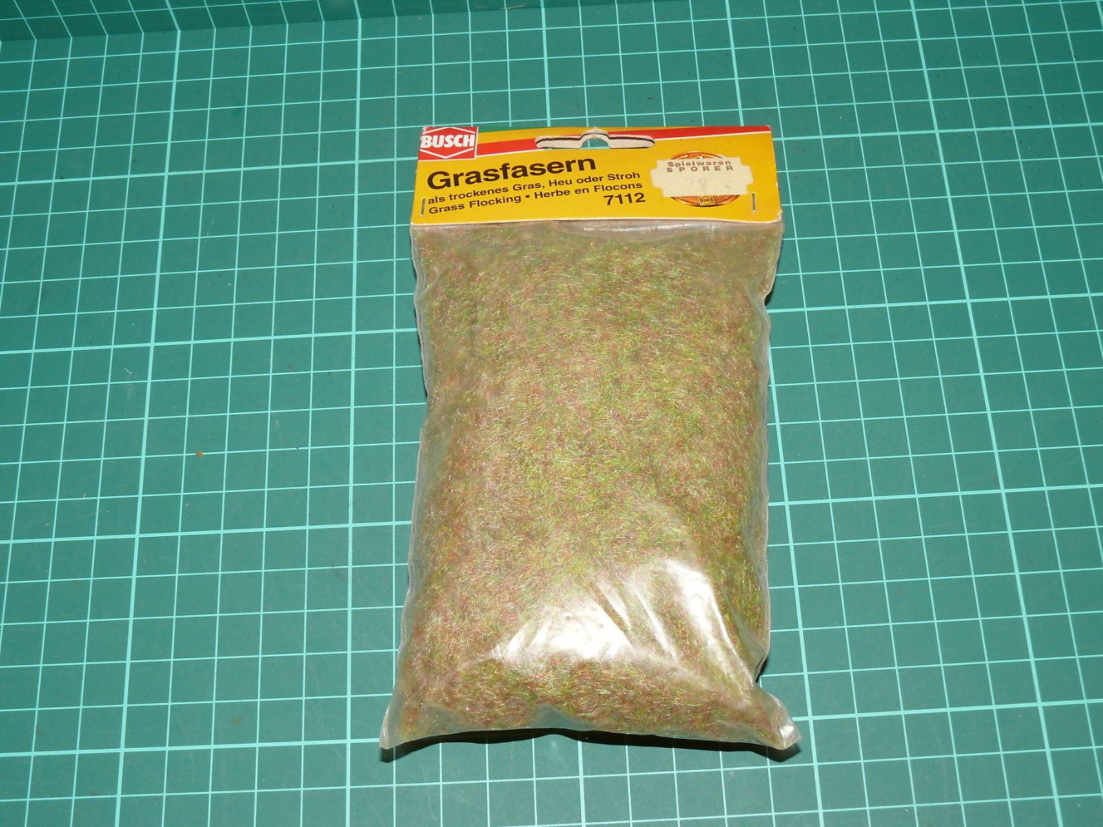 Busch H0 / TT / N - Statická tráva / travní vlákna - suchá tráva, seno, sláma, 20 g (7112) – Ostatní
