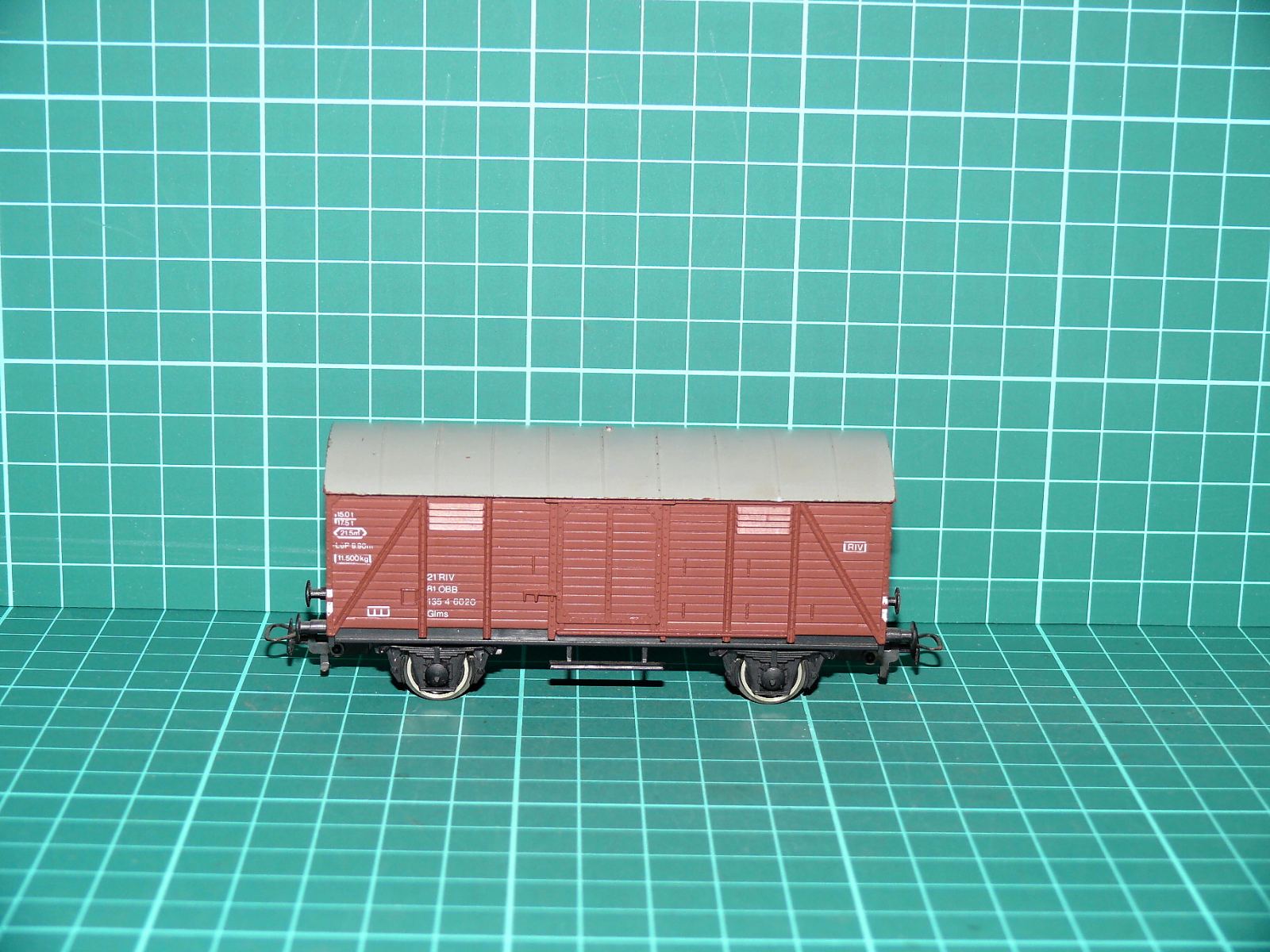 Kleinbahn H0 - Dvounápravový krytý nákladní vůz Glms (ÖBB) hnědý (1:87) – H0