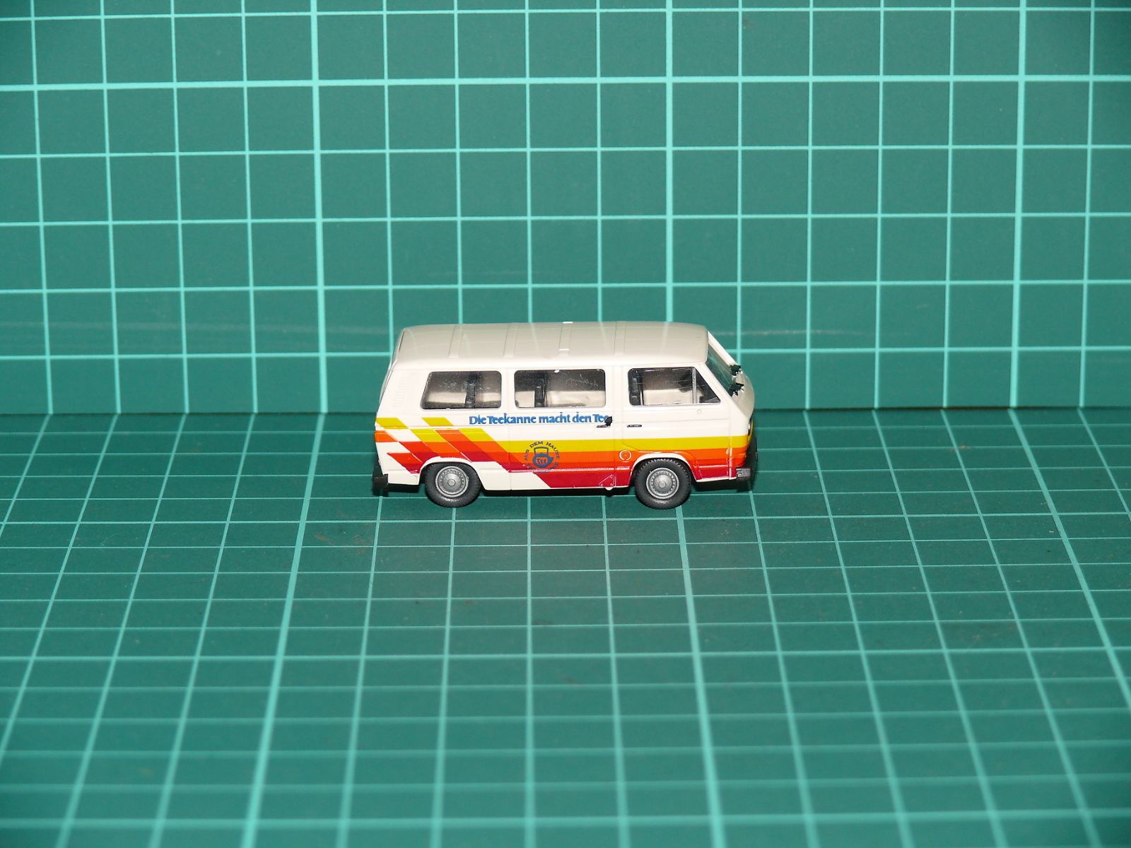 Roco H0 – Volkswagen VW T3 Bus „Die Teekanne macht den Tee“ (1:87) – H0
