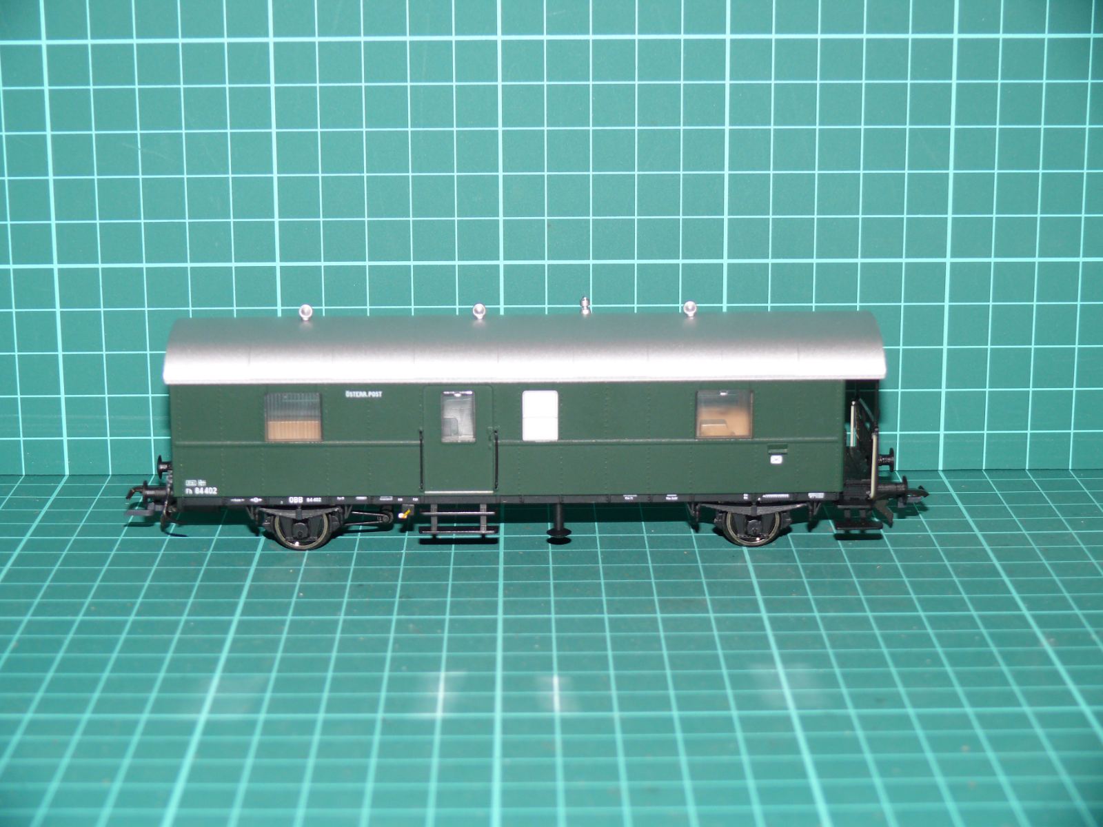 Roco H0 – Dvounápravový poštovní vůz Fh „ÖSTERR. POST“, ÖBB – H0