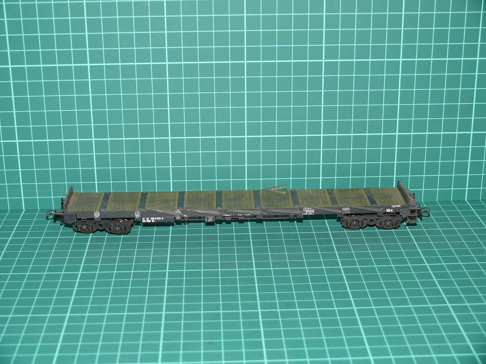 Roco H0 – Čtyřnápravový plošinový / klanicový vůz Res (31 81 393 6 825-0), ÖBB – H0