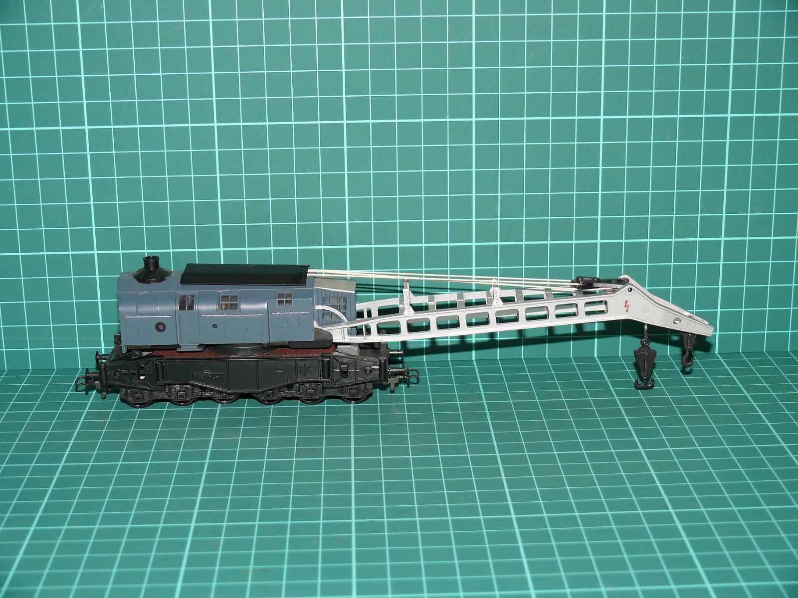 Liliput / Kleinbahn H0 – Těžký šestimístný kolejový jeřáb (parní / dieselový) – H0
